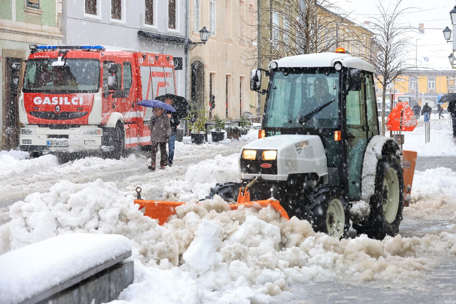 VIDEO I FOTO U Mariboru proglašeno izvanredno stanje, problemi diljem Slovenije