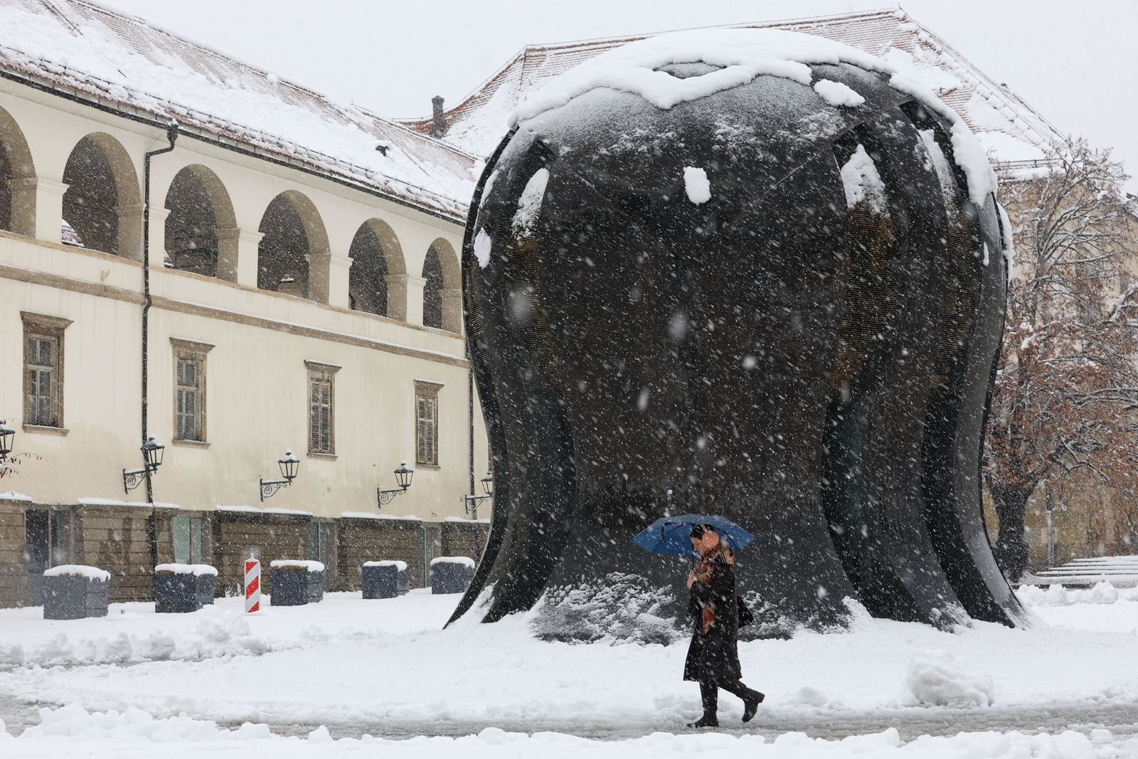 VIDEO I FOTO U Mariboru proglašeno izvanredno stanje, problemi diljem Slovenije