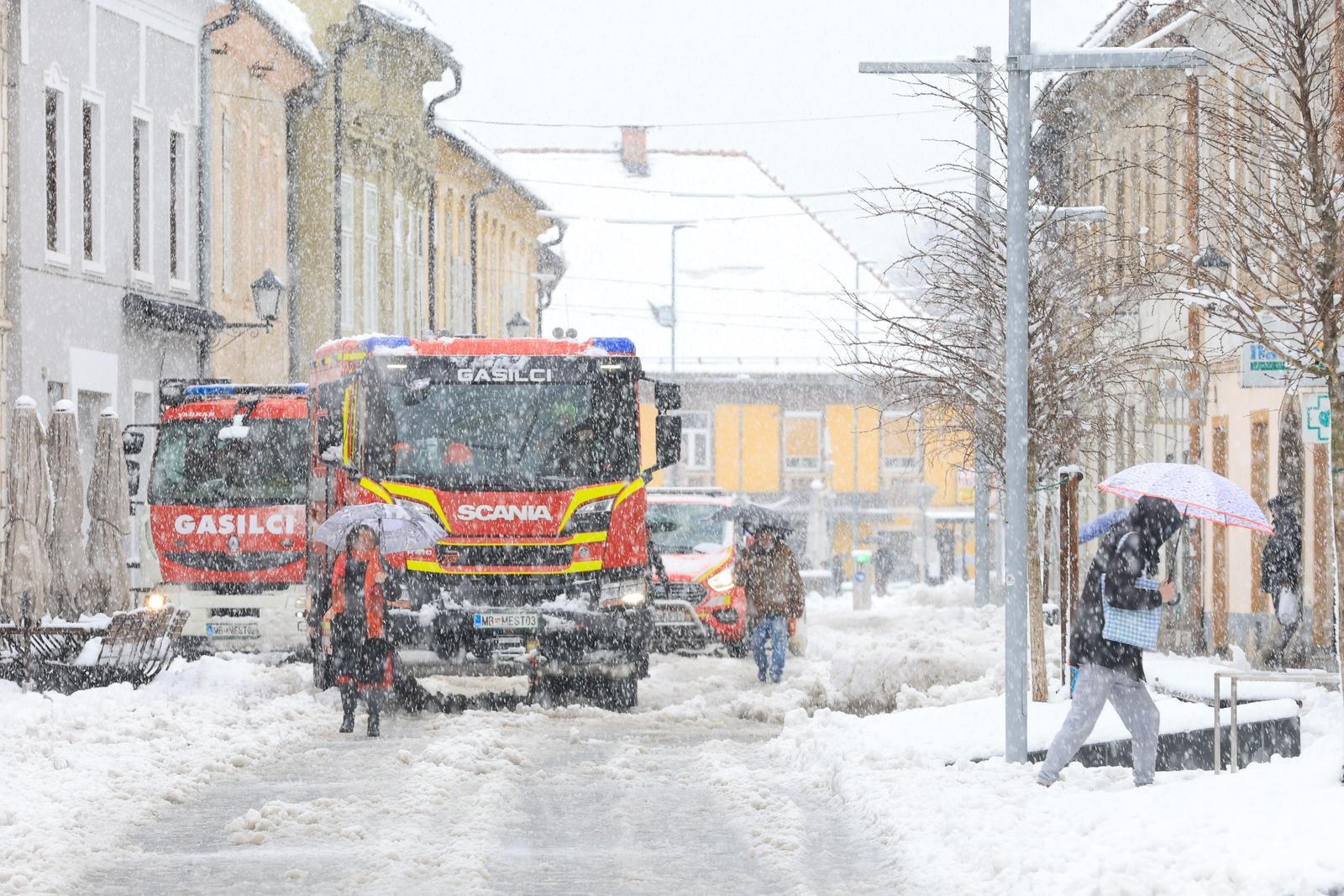 VIDEO I FOTO U Mariboru proglašeno izvanredno stanje, problemi diljem Slovenije