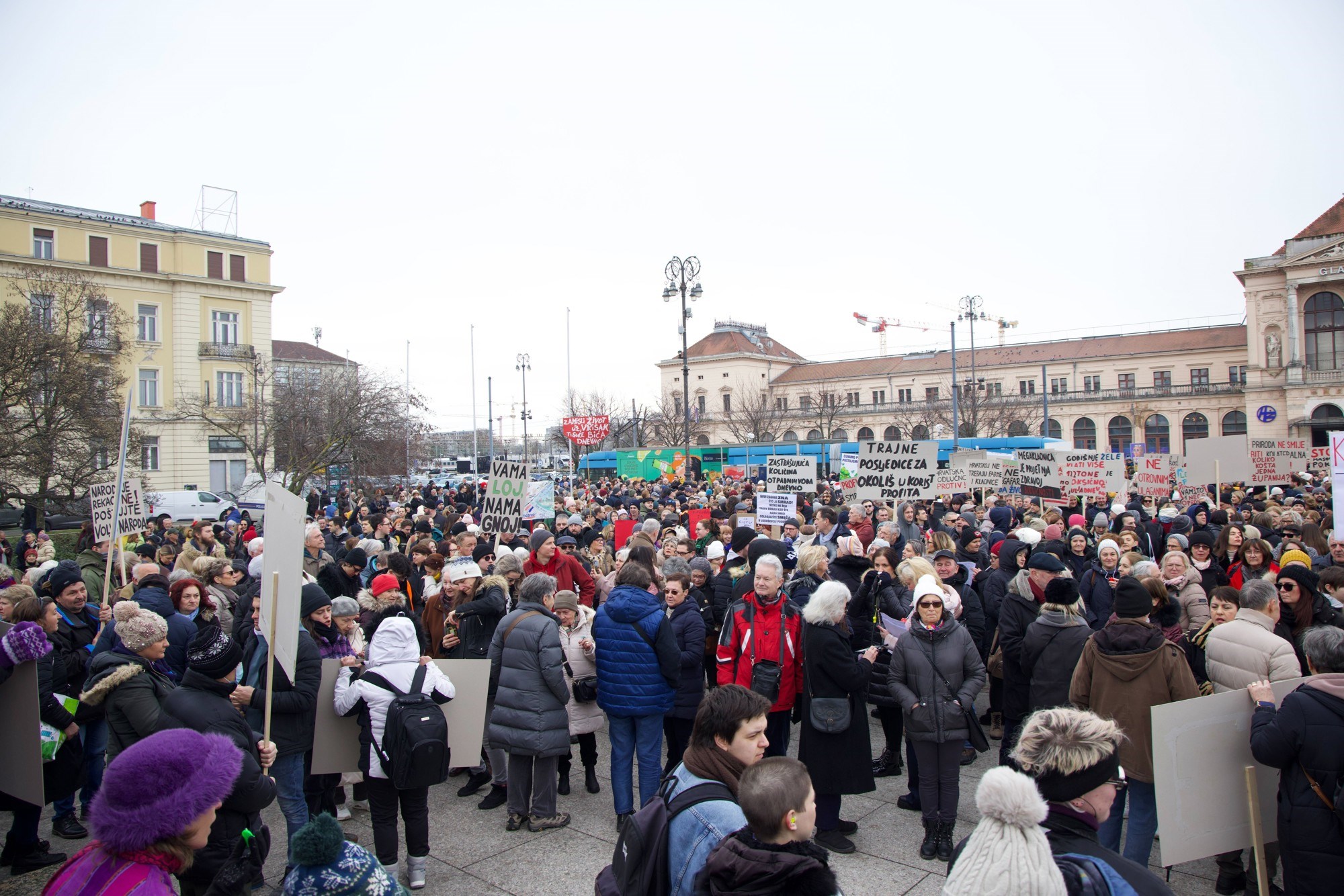 U Zagrebu prosvjed protiv sisačke farme pilića. "Ne pilićarskoj eko bombi"
