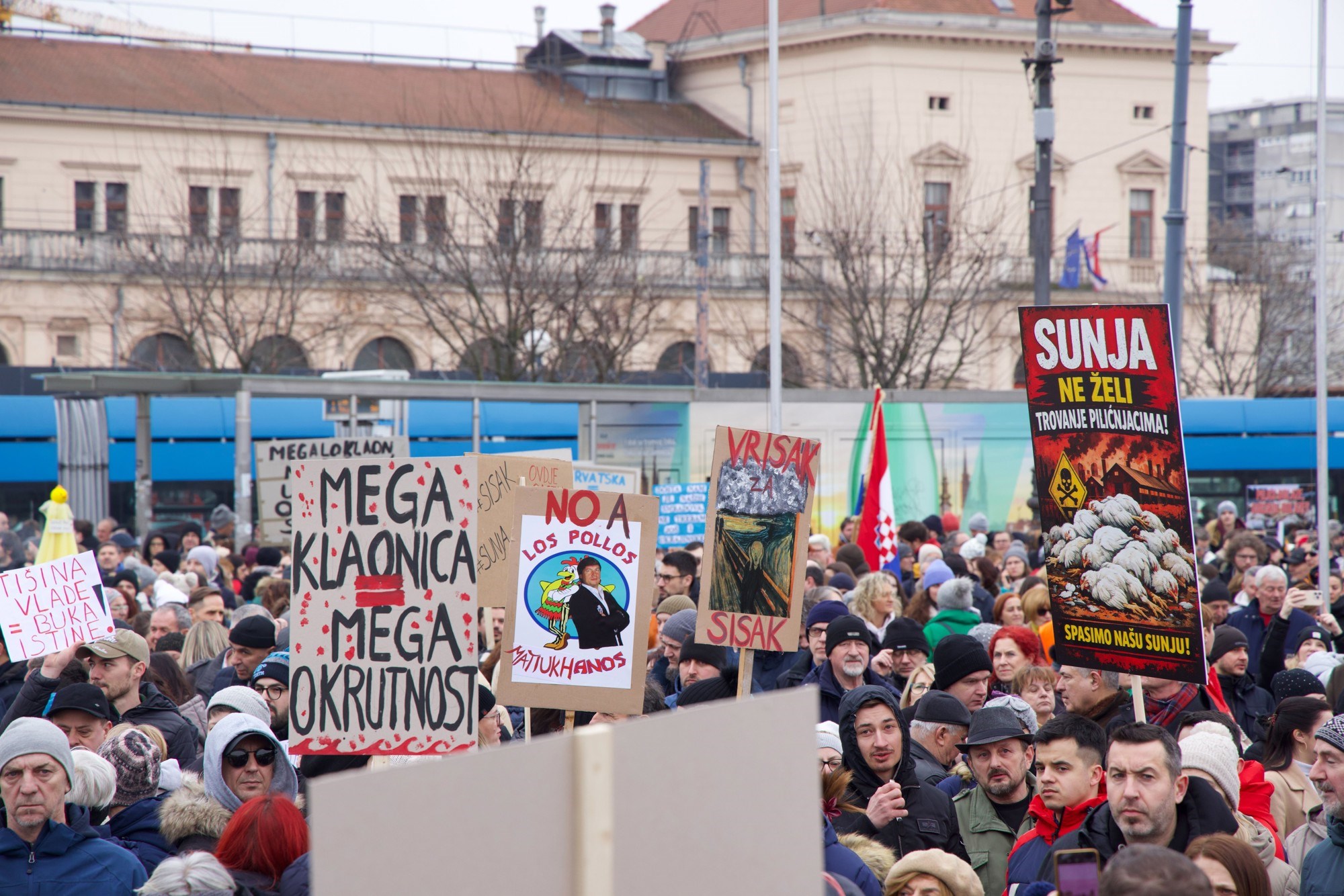 U Zagrebu prosvjed protiv sisačke farme pilića. "Ne pilićarskoj eko bombi"