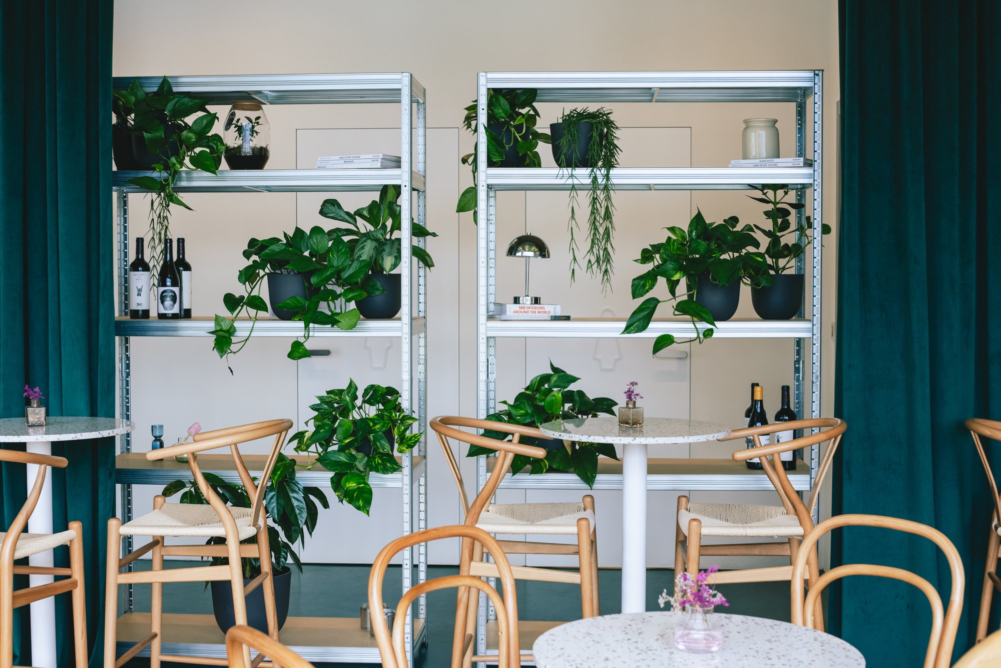 FOTO Na Savskoj cesti u Zagrebu otvorio se novi fora bar. Posjetili smo ga