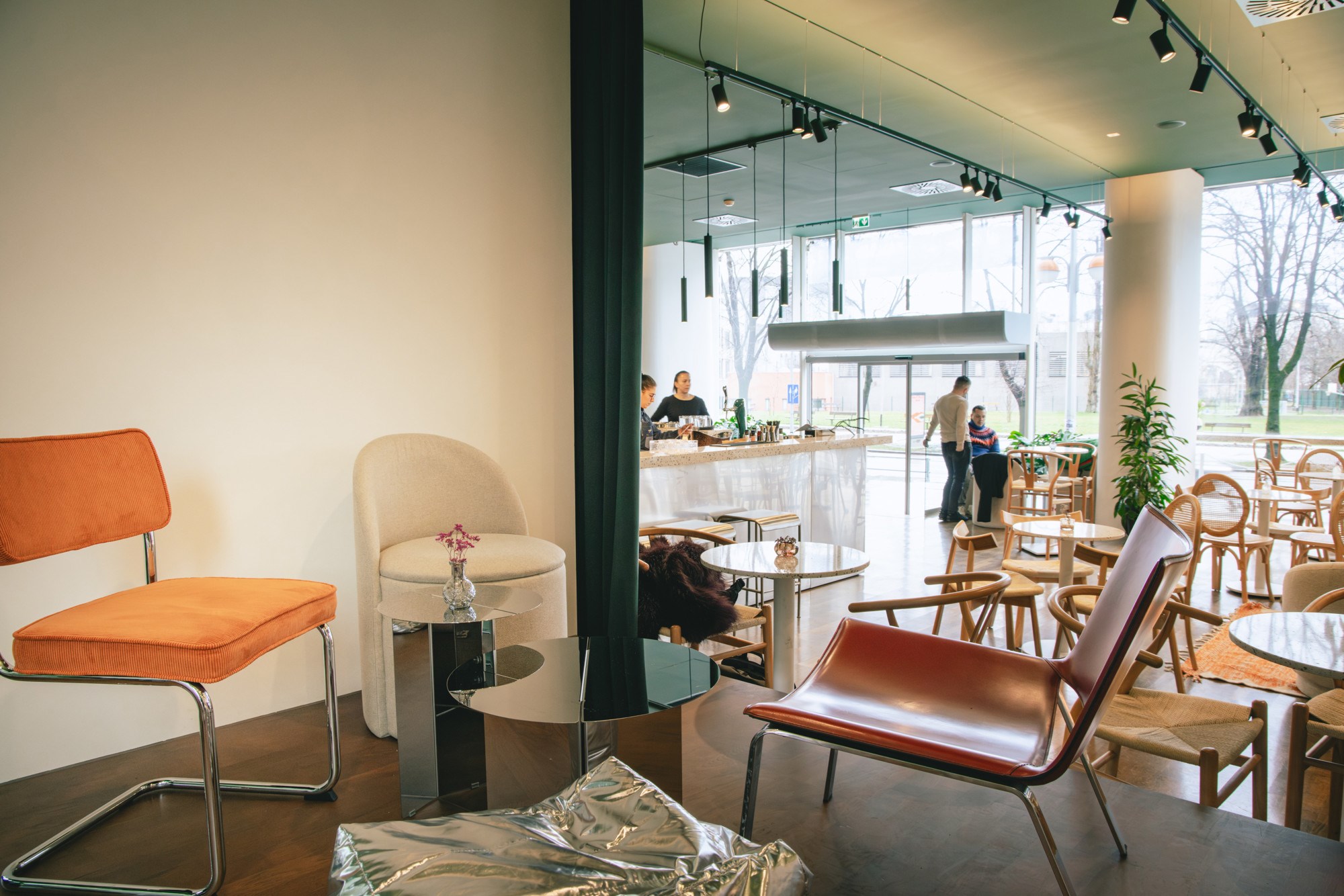 FOTO Na Savskoj cesti u Zagrebu otvorio se novi fora bar. Posjetili smo ga