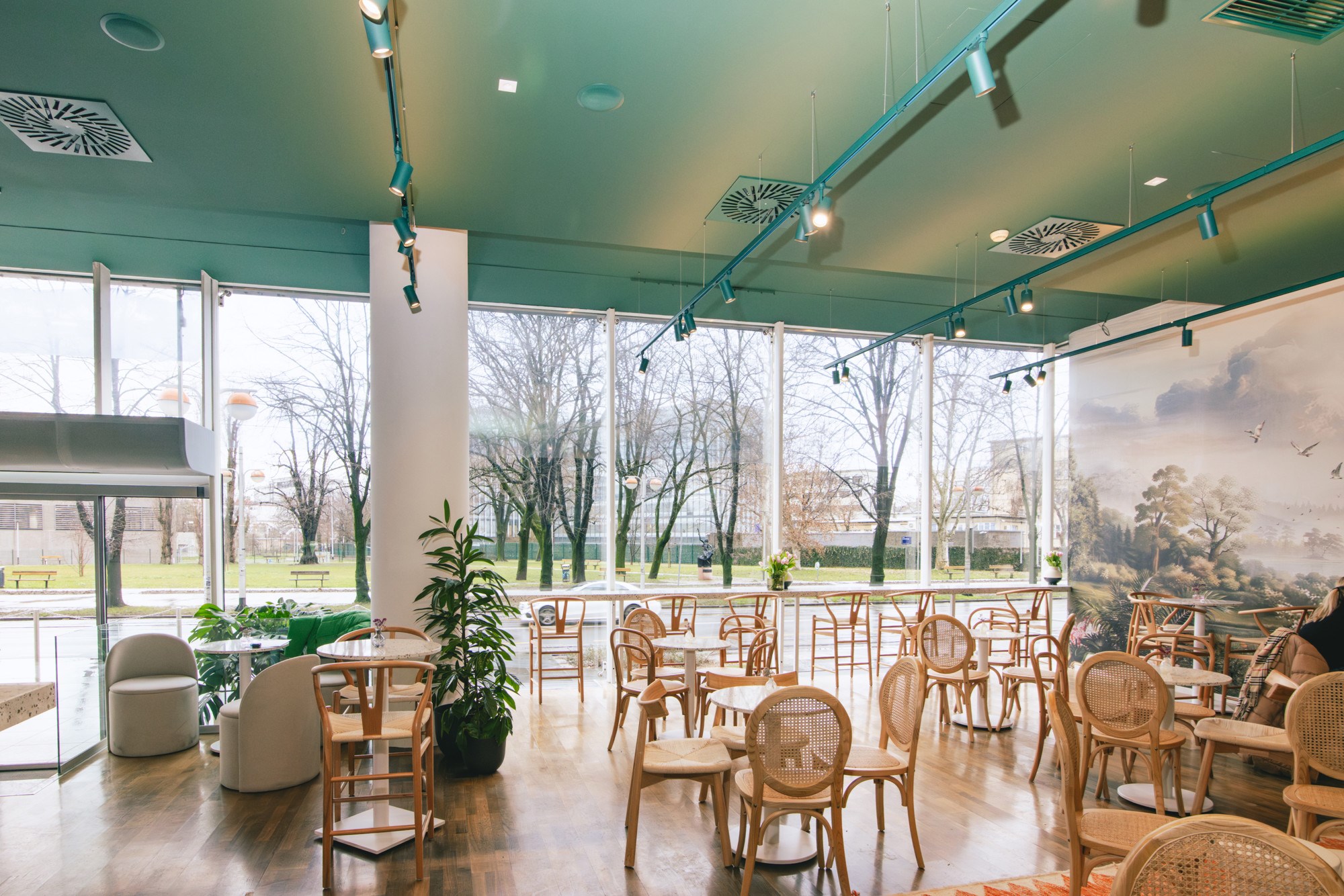 FOTO Na Savskoj cesti u Zagrebu otvorio se novi fora bar. Posjetili smo ga