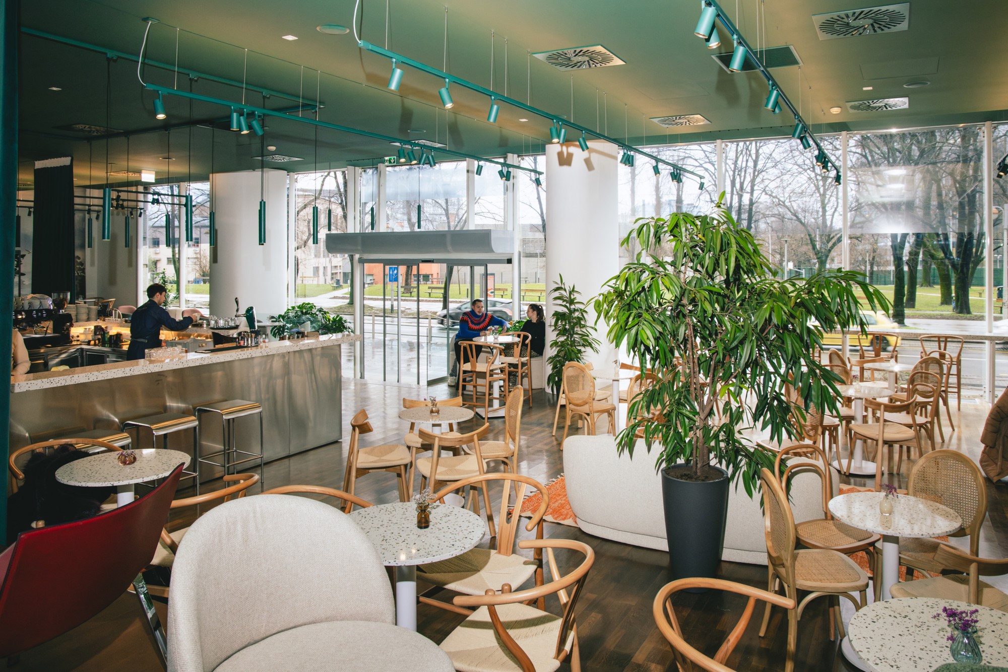 FOTO Na Savskoj cesti u Zagrebu otvorio se novi fora bar. Posjetili smo ga