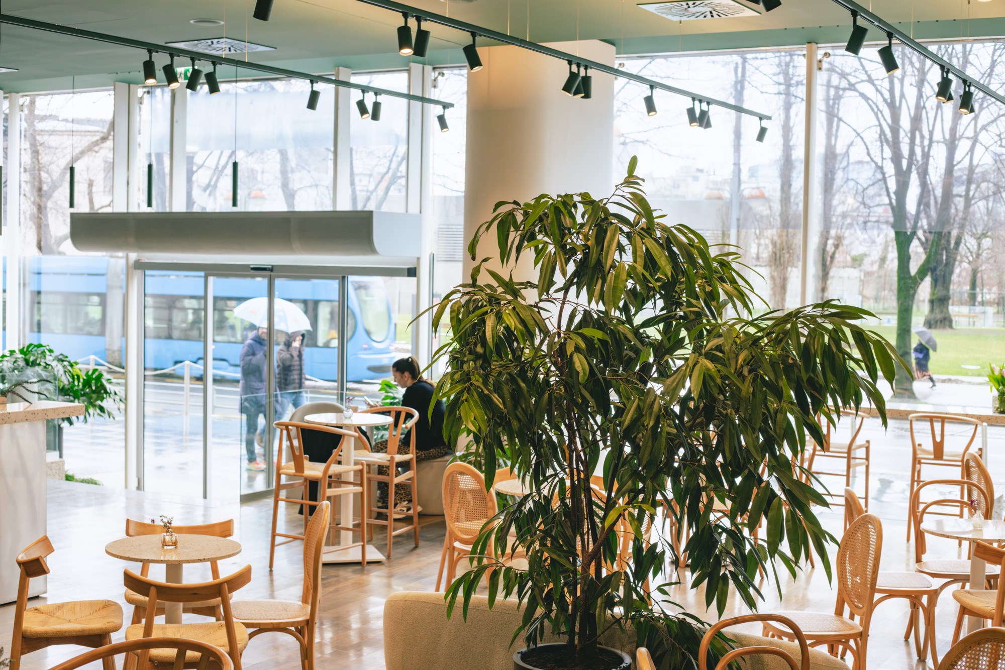 FOTO Na Savskoj cesti u Zagrebu otvorio se novi fora bar. Posjetili smo ga