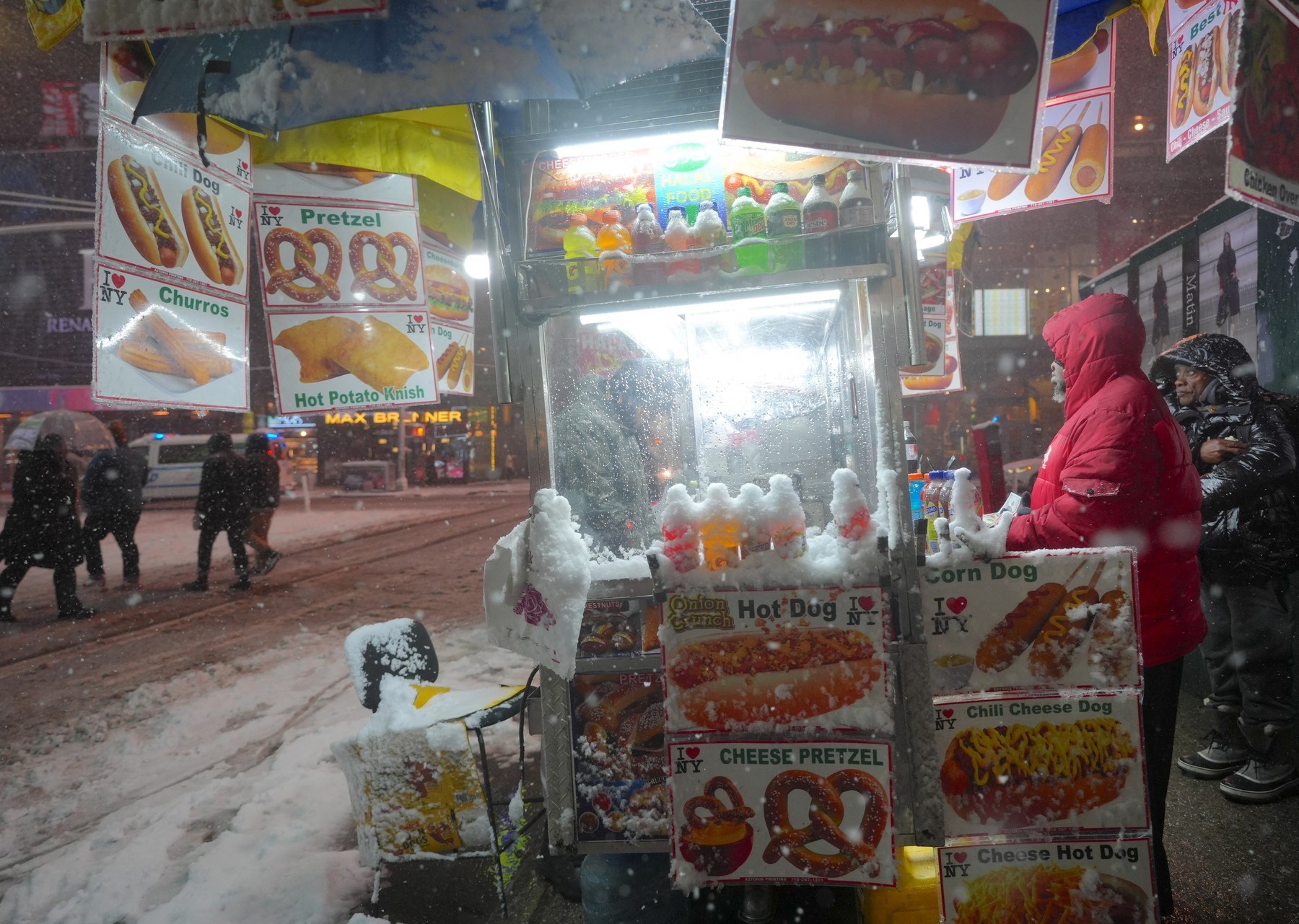 FOTO New York je zameo snijeg