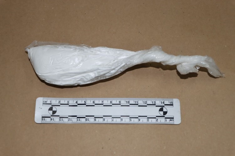 U Zagrebu uhićen 26-godišnjak, u stanu skrivao i preprodavao više vrsta droge