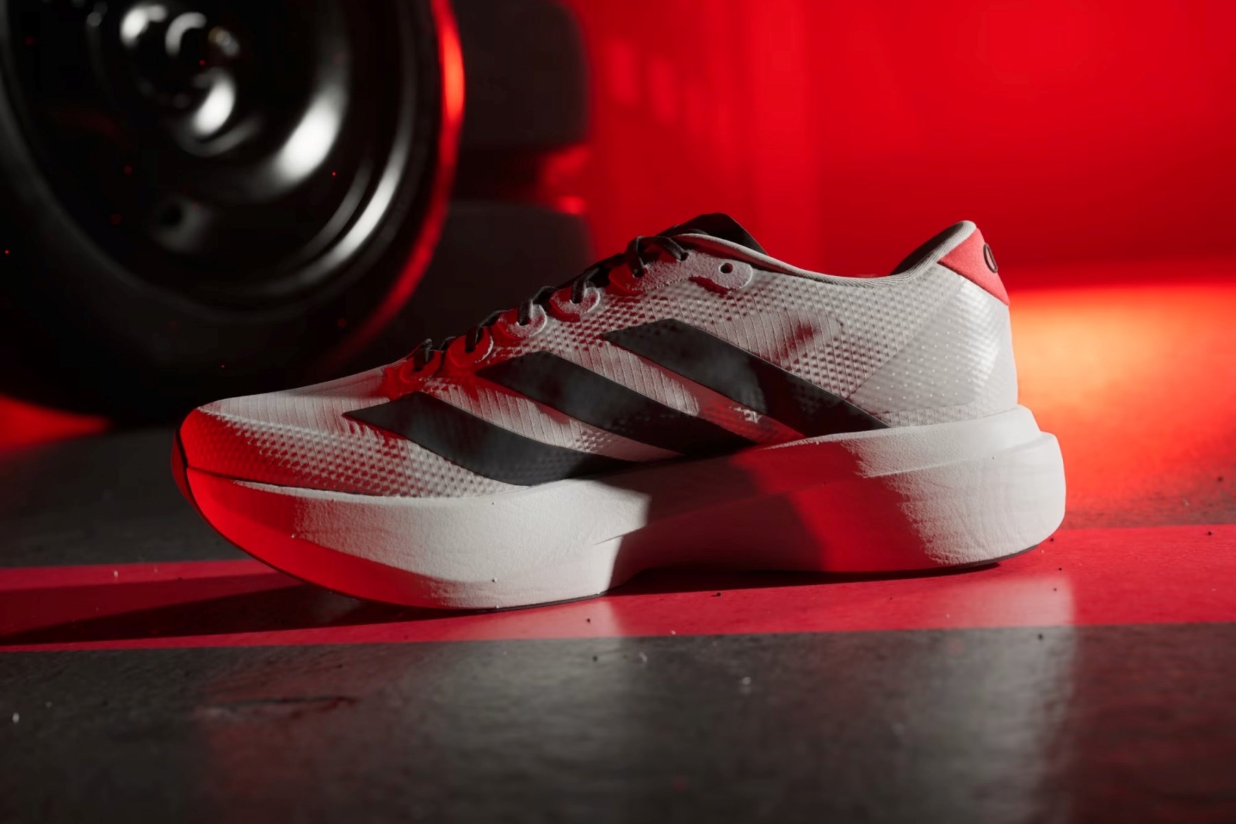 adidas i Audi F1 tim predstavili nove Adizero tenisice