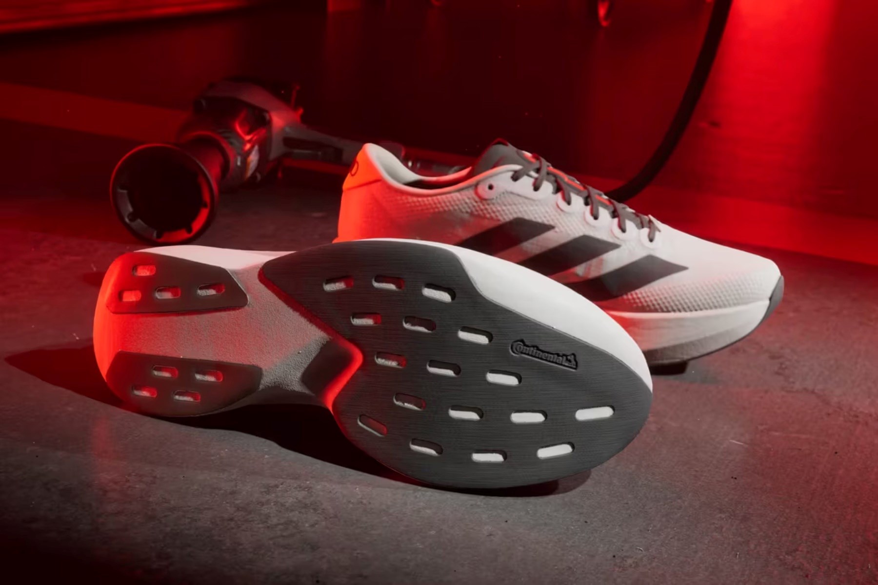 adidas i Audi F1 tim predstavili nove Adizero tenisice