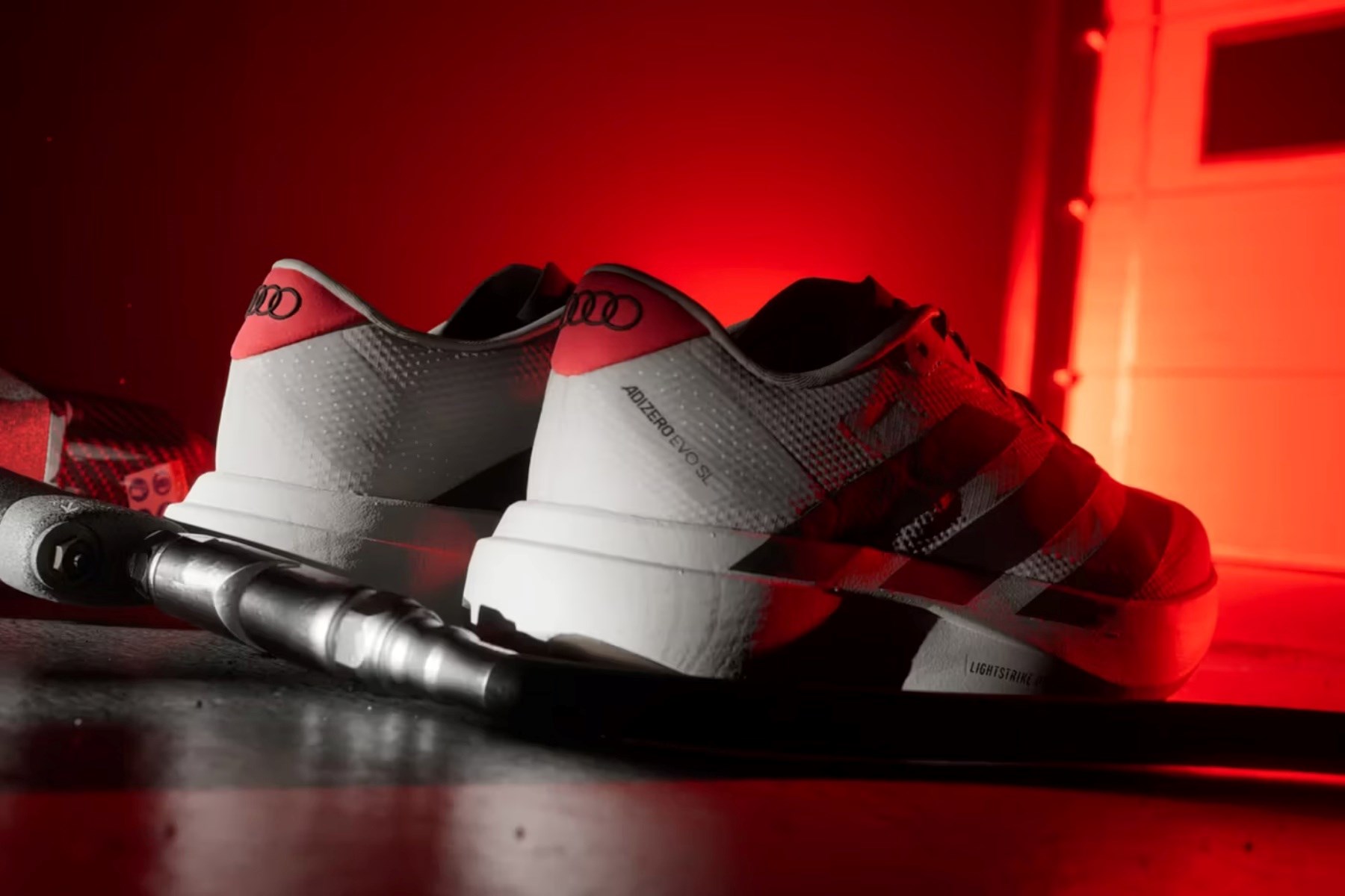 adidas i Audi F1 tim predstavili nove Adizero tenisice