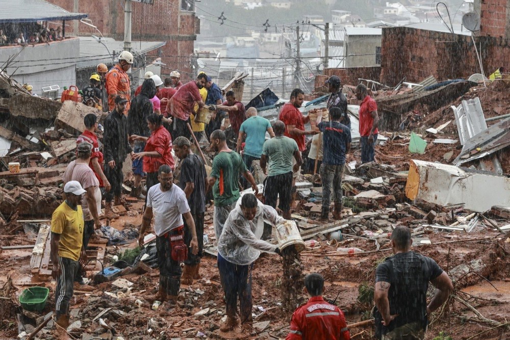 VIDEO Broj poginulih u poplavama u Brazilu porastao na 46. Traga se za nestalima