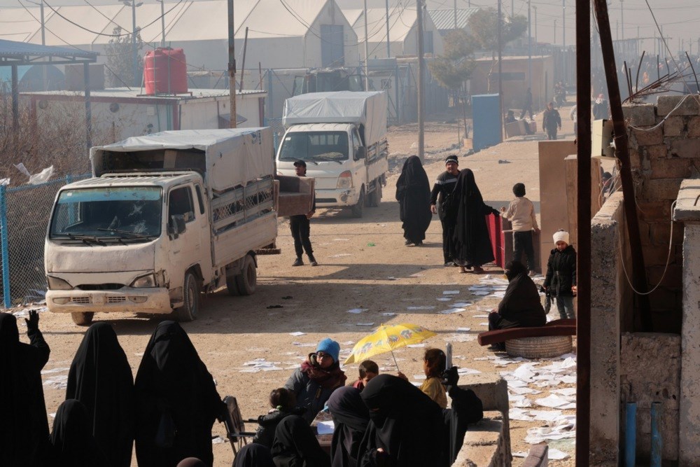 Masovni bijeg iz sirijskog kampa za obitelji povezane s ISIS-om