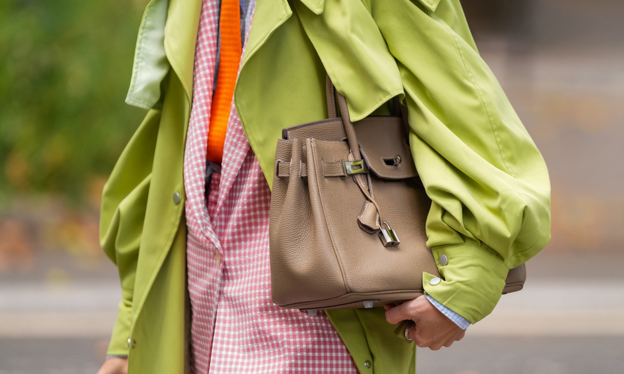 Nastao je iz potrebe, postao simbol elegancije - i traje više od stoljeća