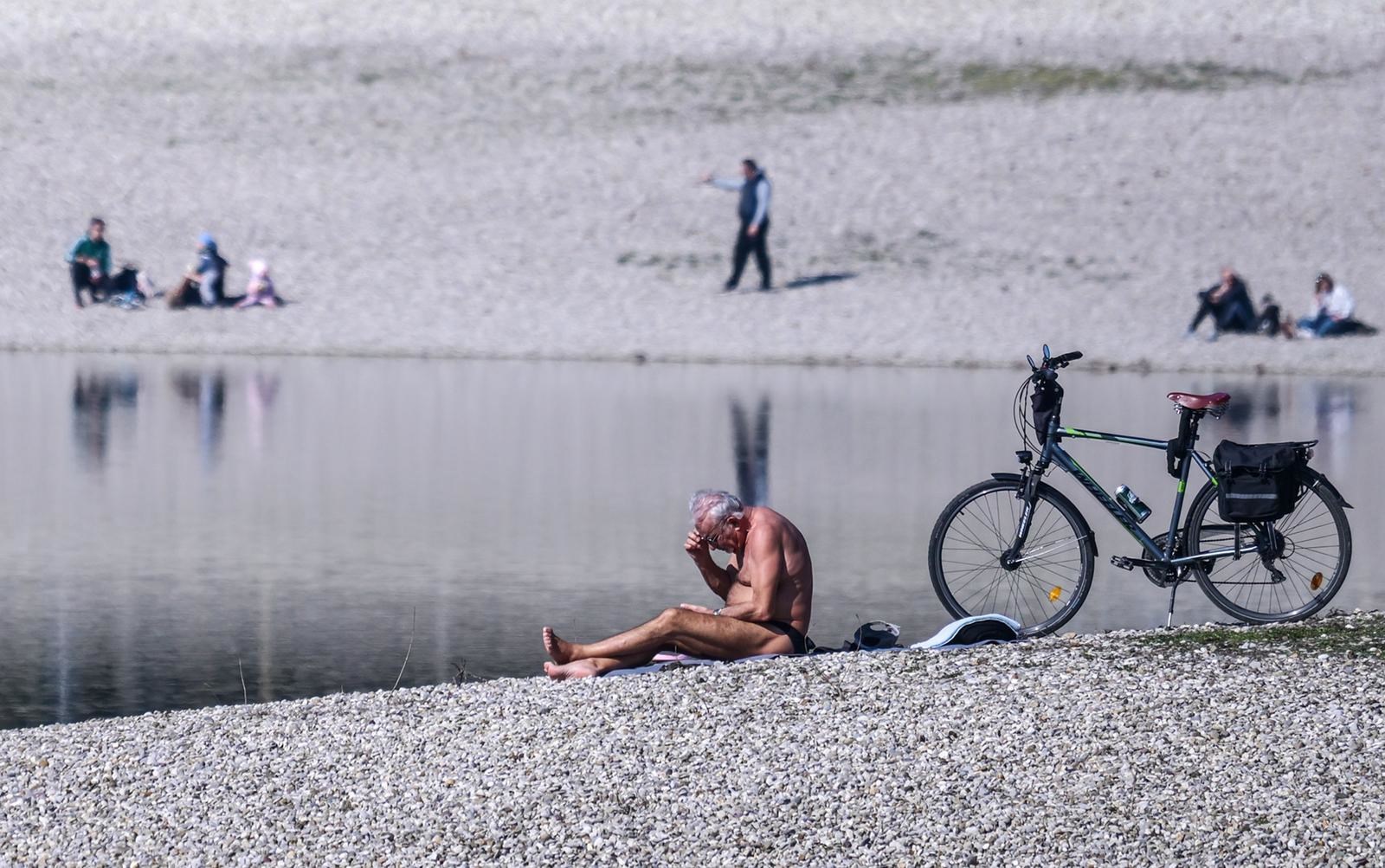 FOTO Zagrepčani su danas uživali na Bundeku, jedan prizor mnoge je iznenadio 🫣