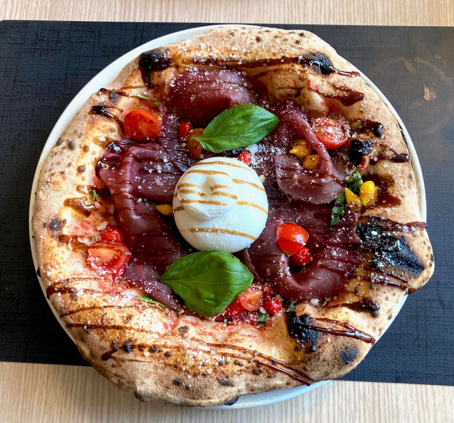 Ponovno sam bio u poznatoj zagrebačkoj pizzeriji. Tijesto im je sad doslovno savršeno