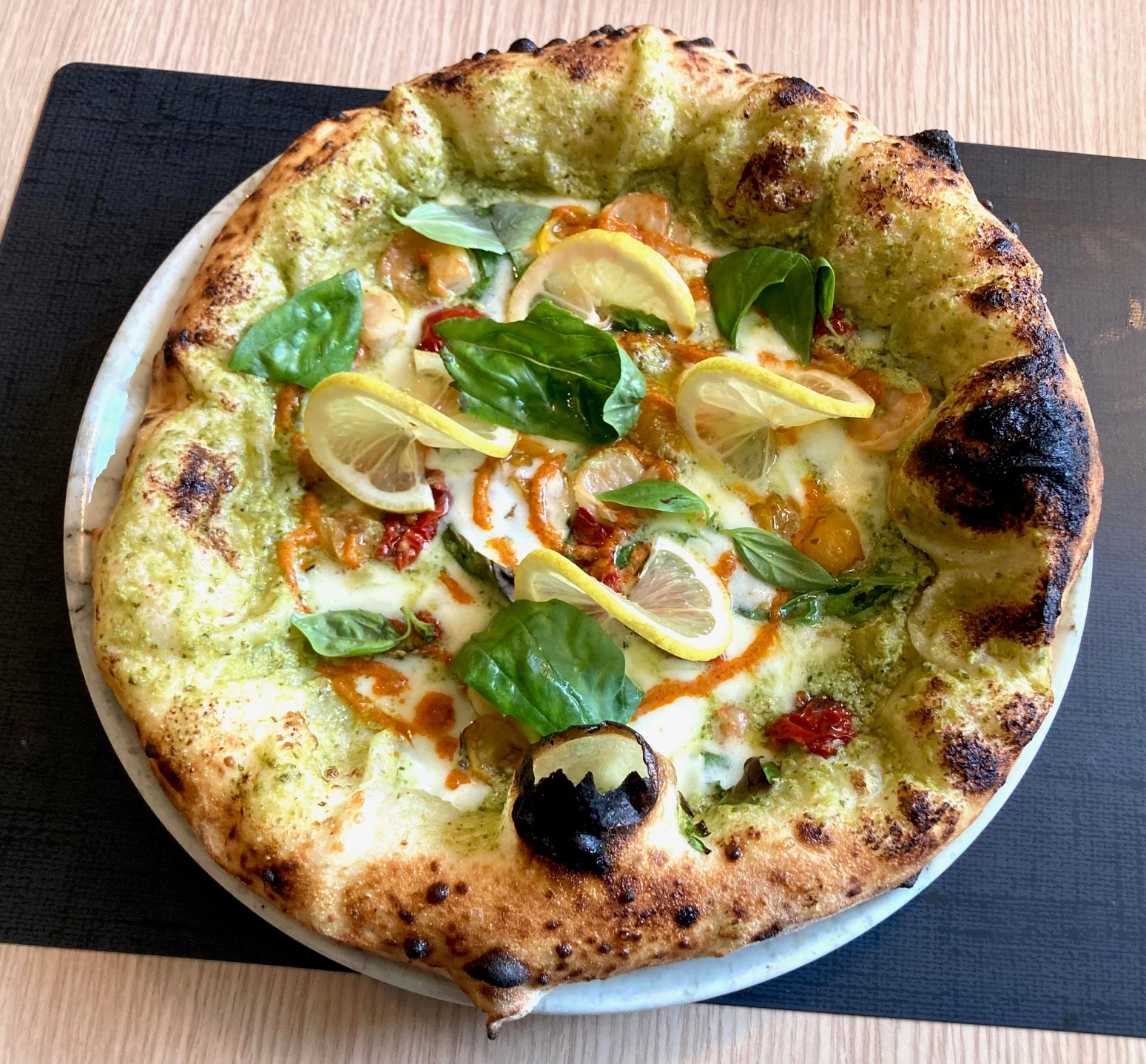 Ponovno sam bio u poznatoj zagrebačkoj pizzeriji. Tijesto im je sad doslovno savršeno