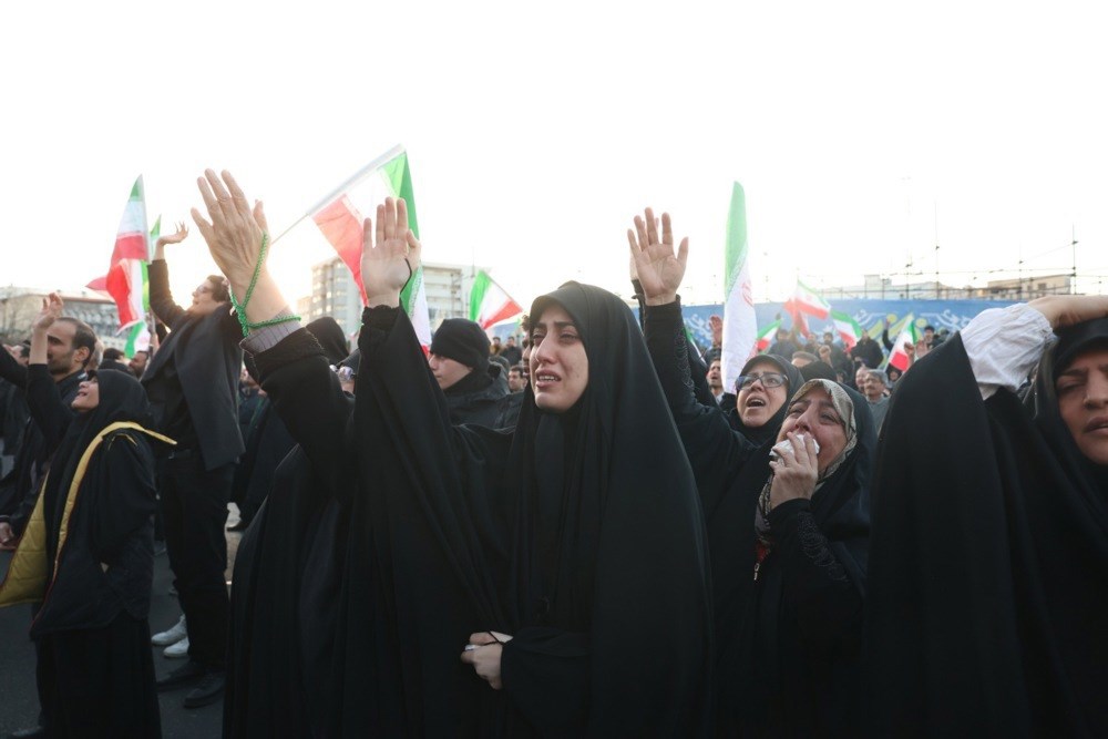 VIDEO I FOTO Neki u Iranu slave, drugi plaču