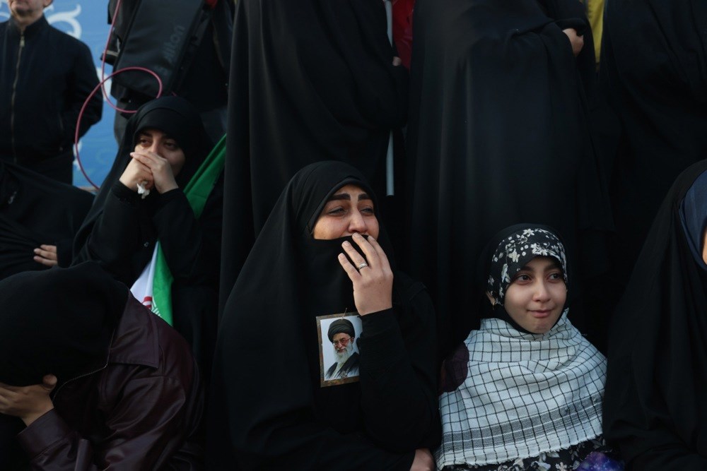 VIDEO I FOTO Neki u Iranu slave, drugi plaču