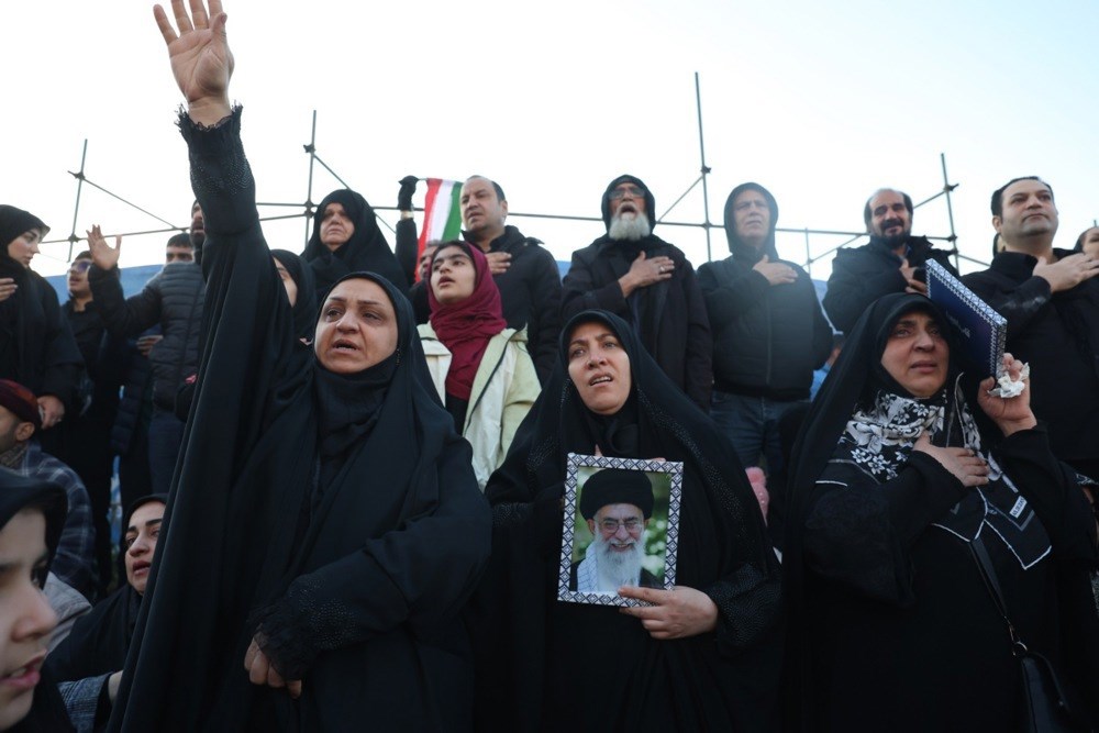 VIDEO I FOTO Neki u Iranu slave, drugi plaču