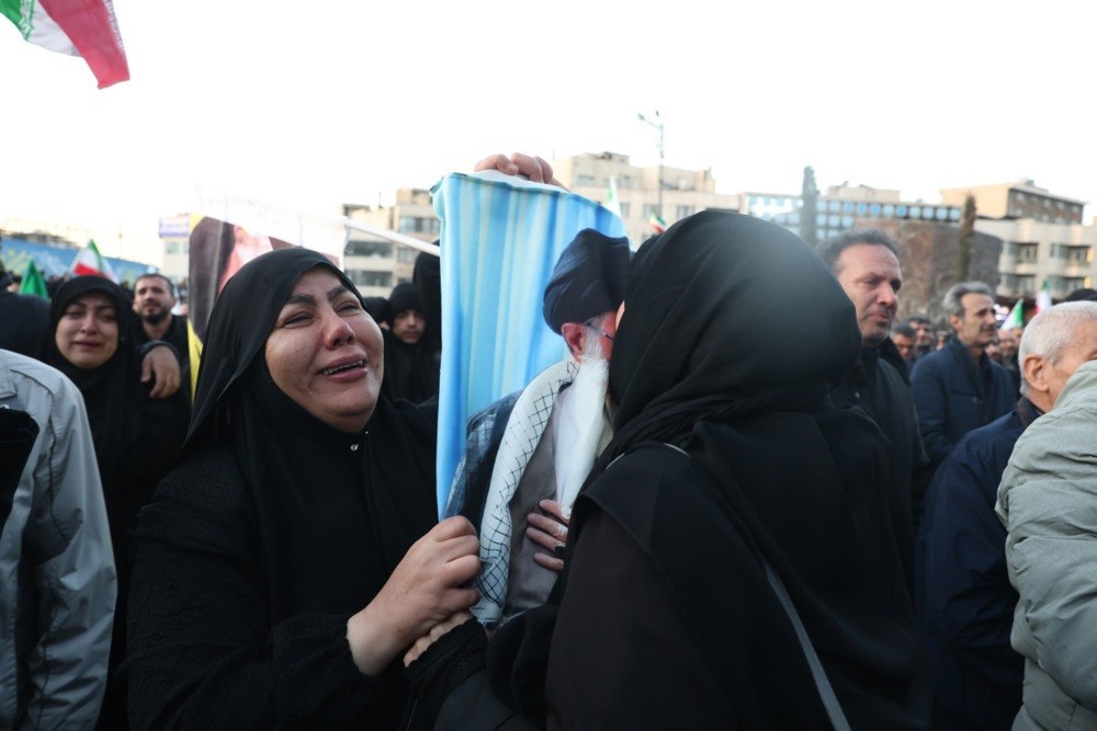 VIDEO I FOTO Neki u Iranu slave, drugi plaču