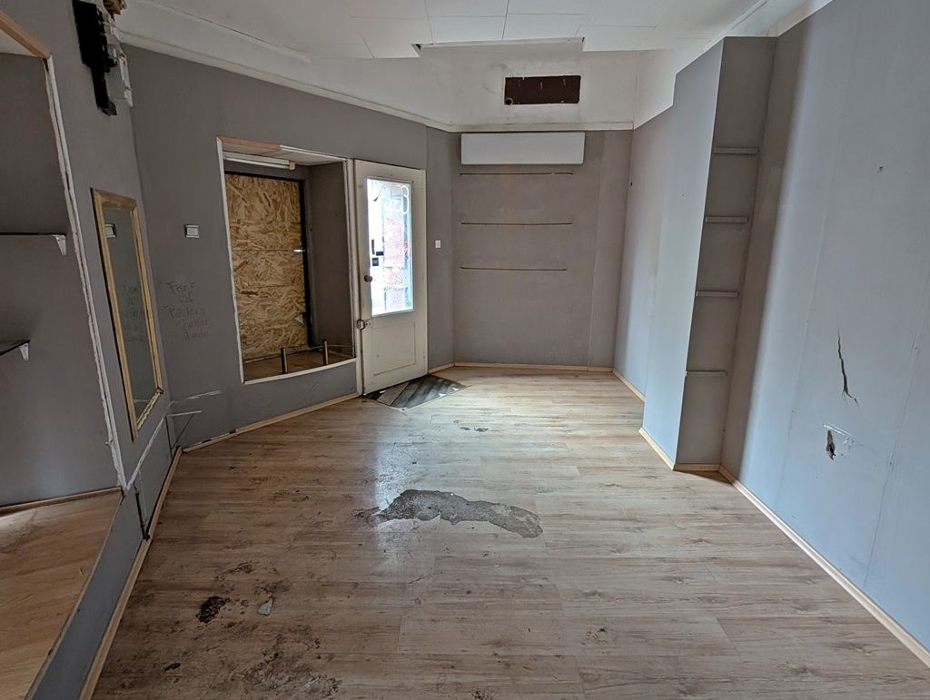 Površina (m2):
28,13
Početna cijena nekretnine:
58.100,00 EUR