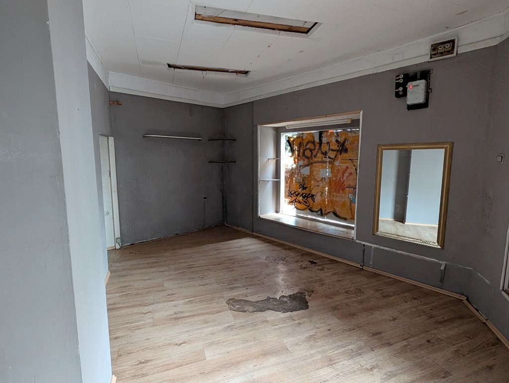 Površina (m2):
28,13
Početna cijena nekretnine:
58.100,00 EUR