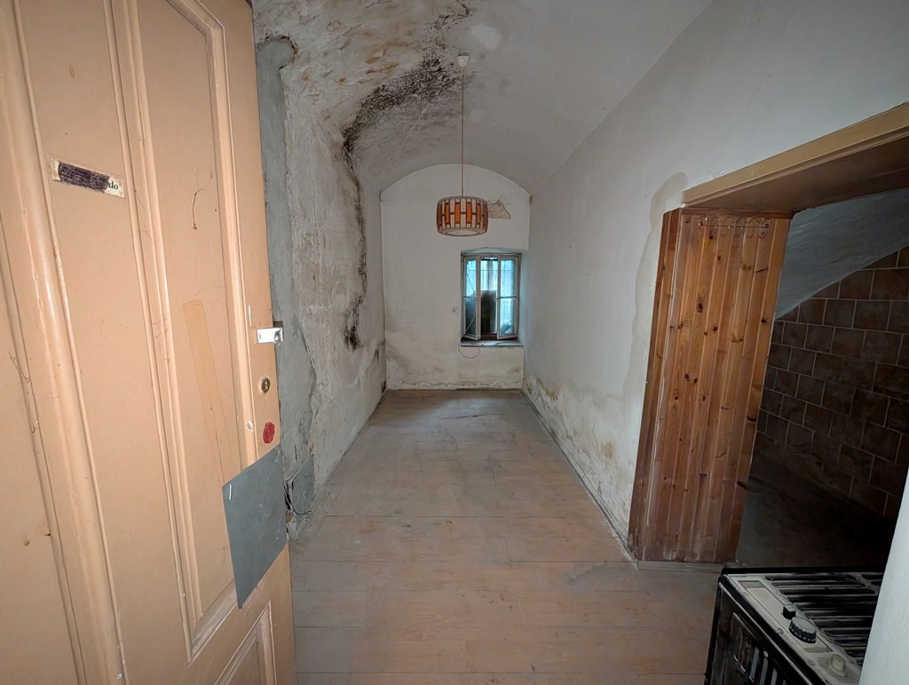 Površina (m2):
13,67
Početna cijena nekretnine:
27.000,00 EUR