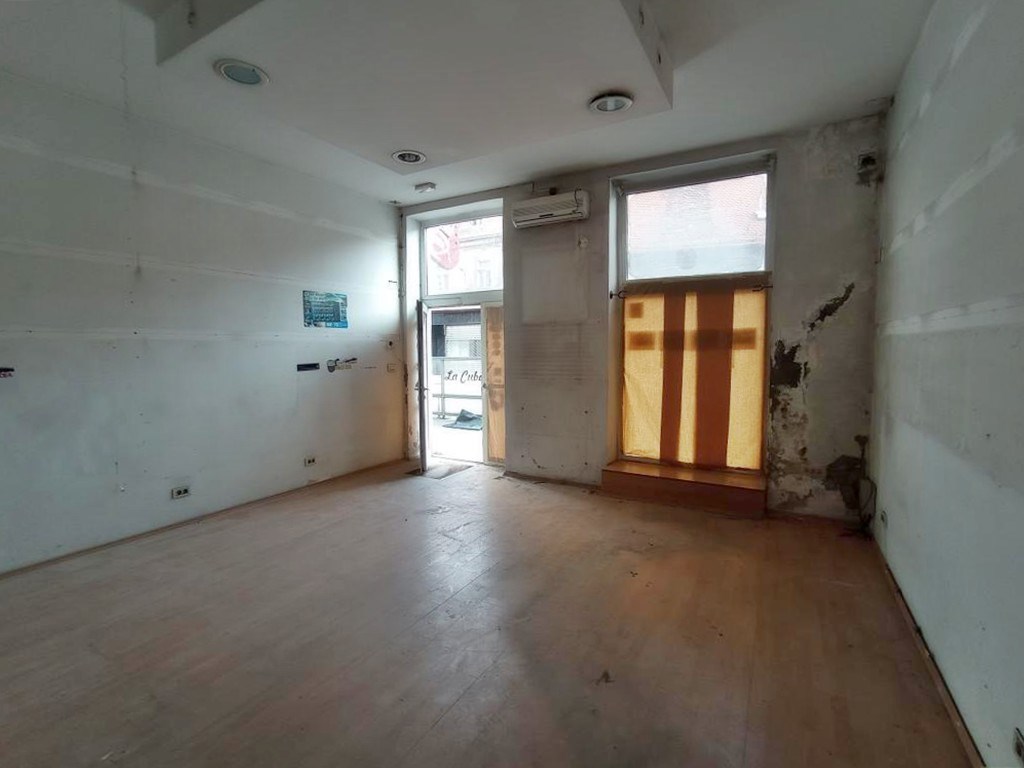 Površina (m2):
56,00
Početna cijena nekretnine:
100.000,00 EU