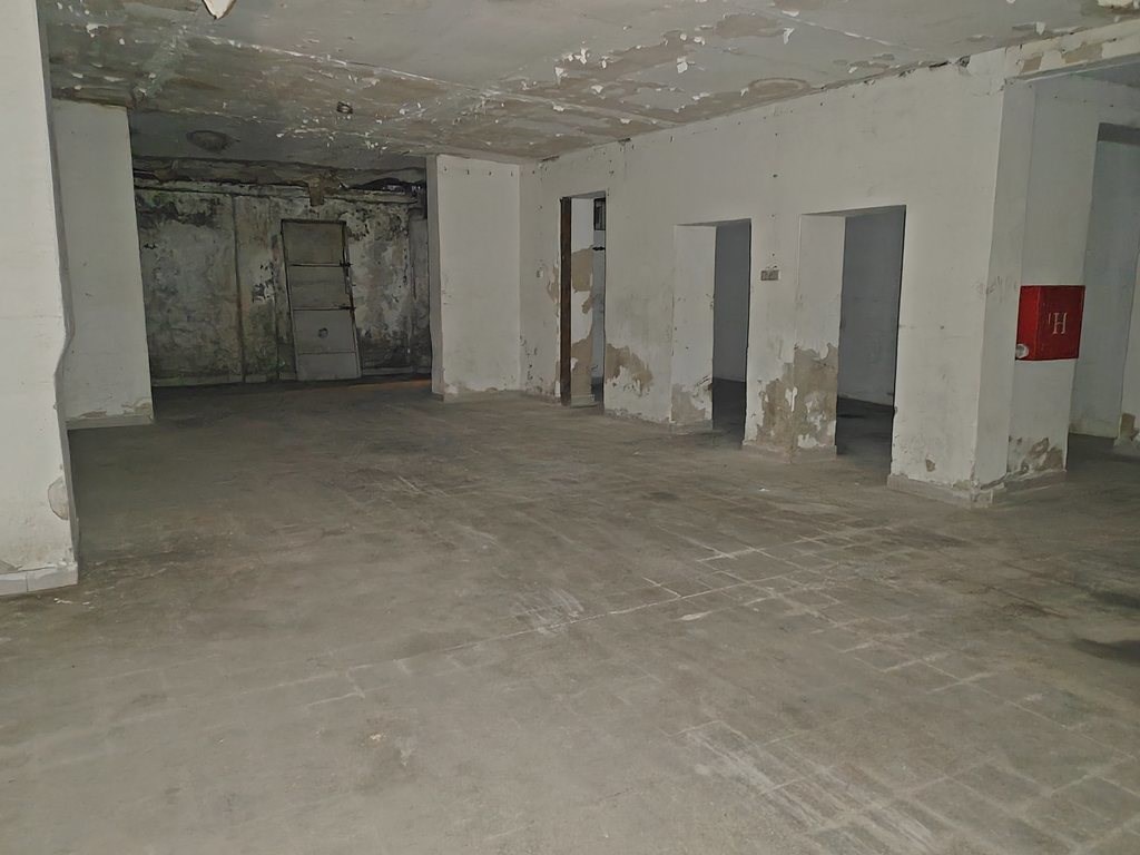 Površina (m2):
252,61
Početna cijena nekretnine:
292.000,00 EUR