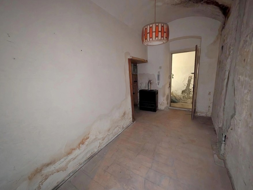 Površina (m2):
13,67
Početna cijena nekretnine:
27.000,00 EUR