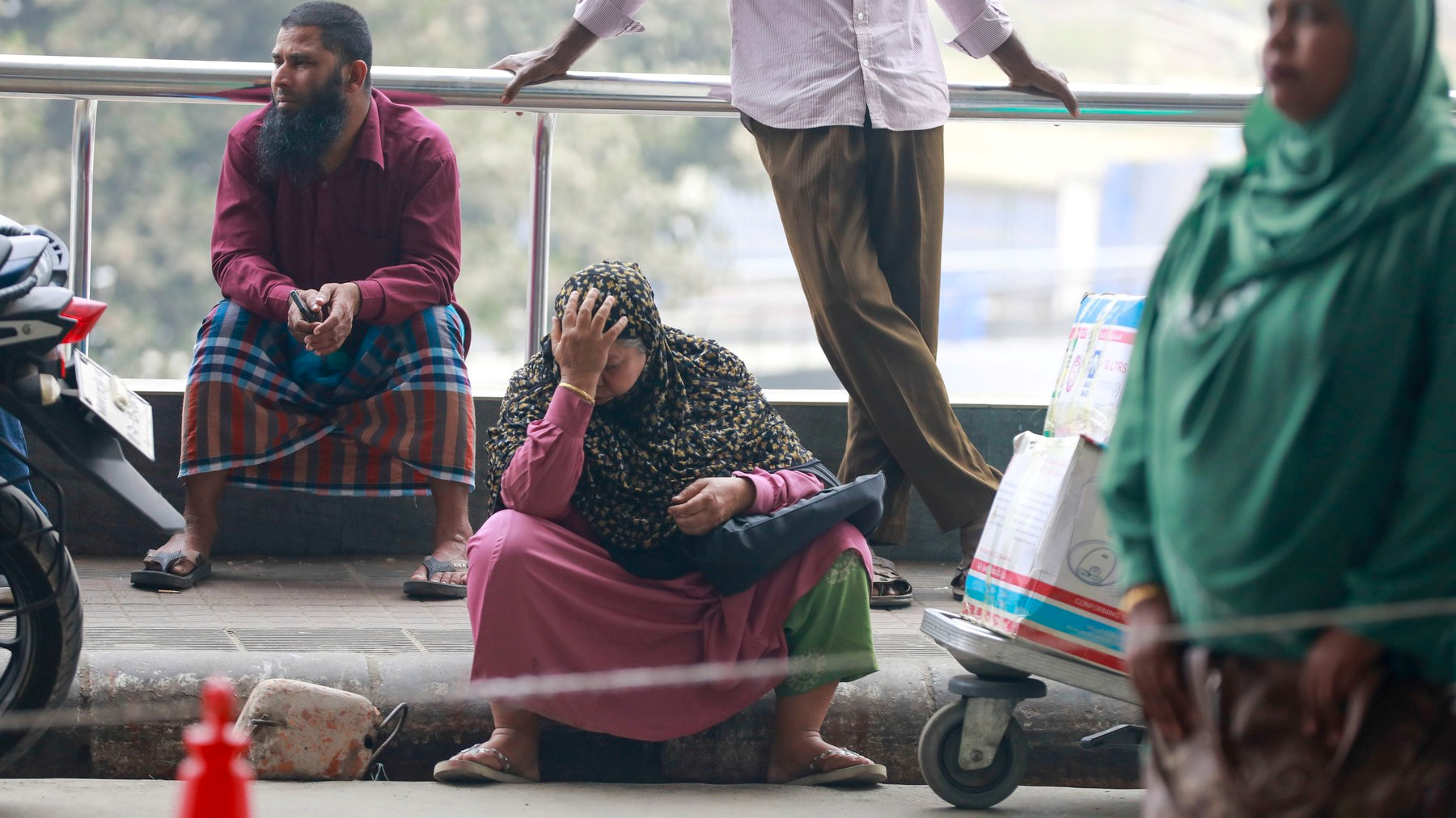FOTO Svi žele kući… Scene s aerodroma pokazuju razmjere kaosa zbog otkazanih letova