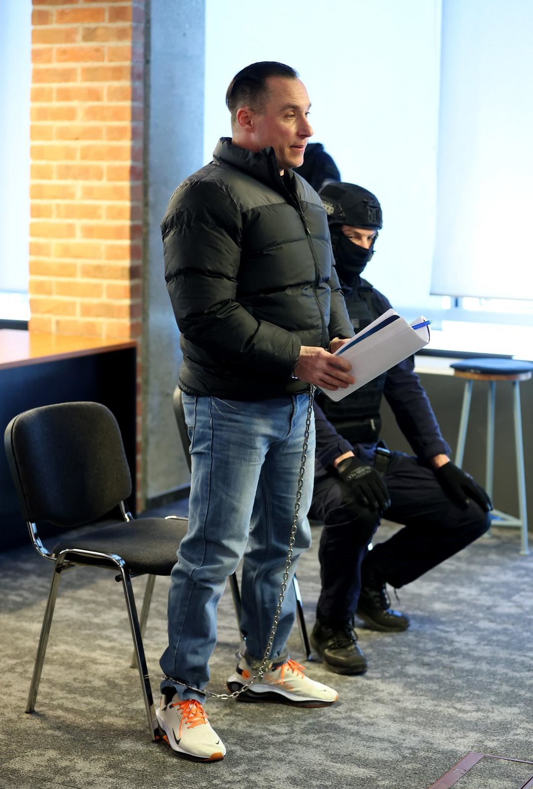 FOTO Mlađana doveli na sud, obratio se novinarima. Traži da se dovede Andriju Jarka