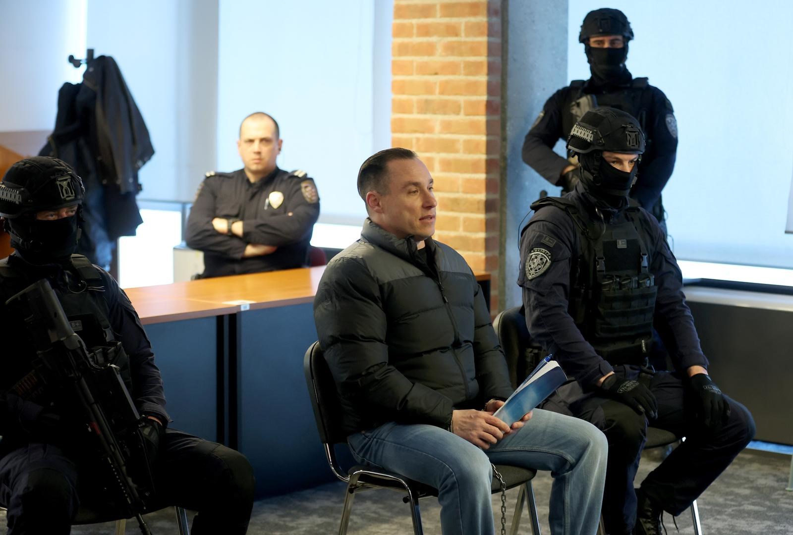 FOTO Mlađana doveli na sud, obratio se novinarima. Traži da se dovede Andriju Jarka