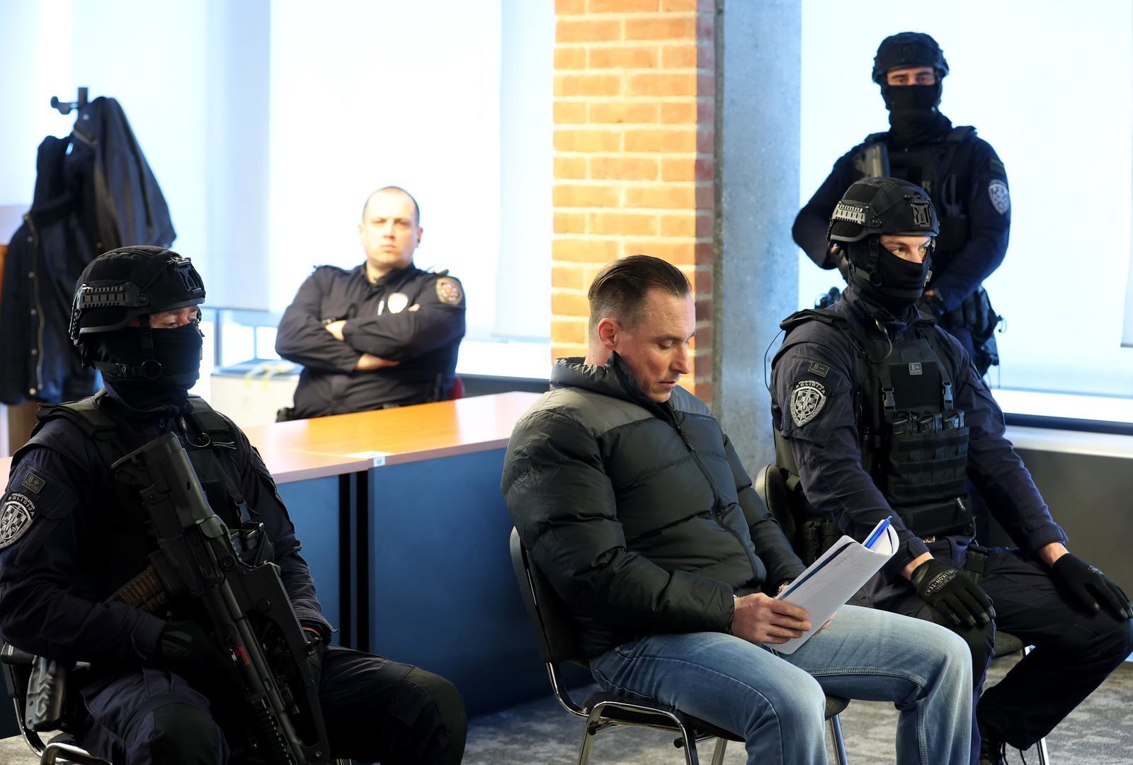 FOTO Mlađana doveli na sud, obratio se novinarima. Traži da se dovede Andriju Jarka