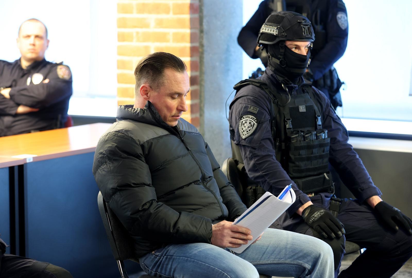 FOTO Mlađana doveli na sud, obratio se novinarima. Traži da se dovede Andriju Jarka