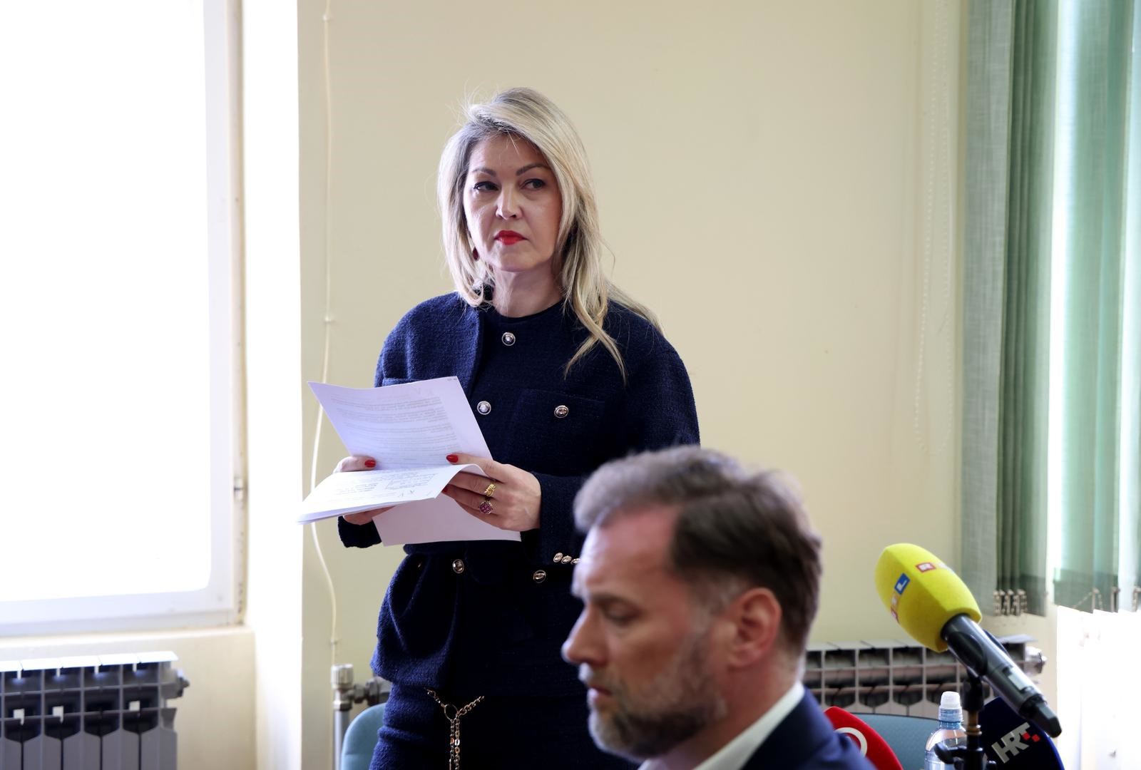 Prekinuto ročište Banožiću. Tražio je izuzeće tužitelja, kazneno prijavio svjedoke