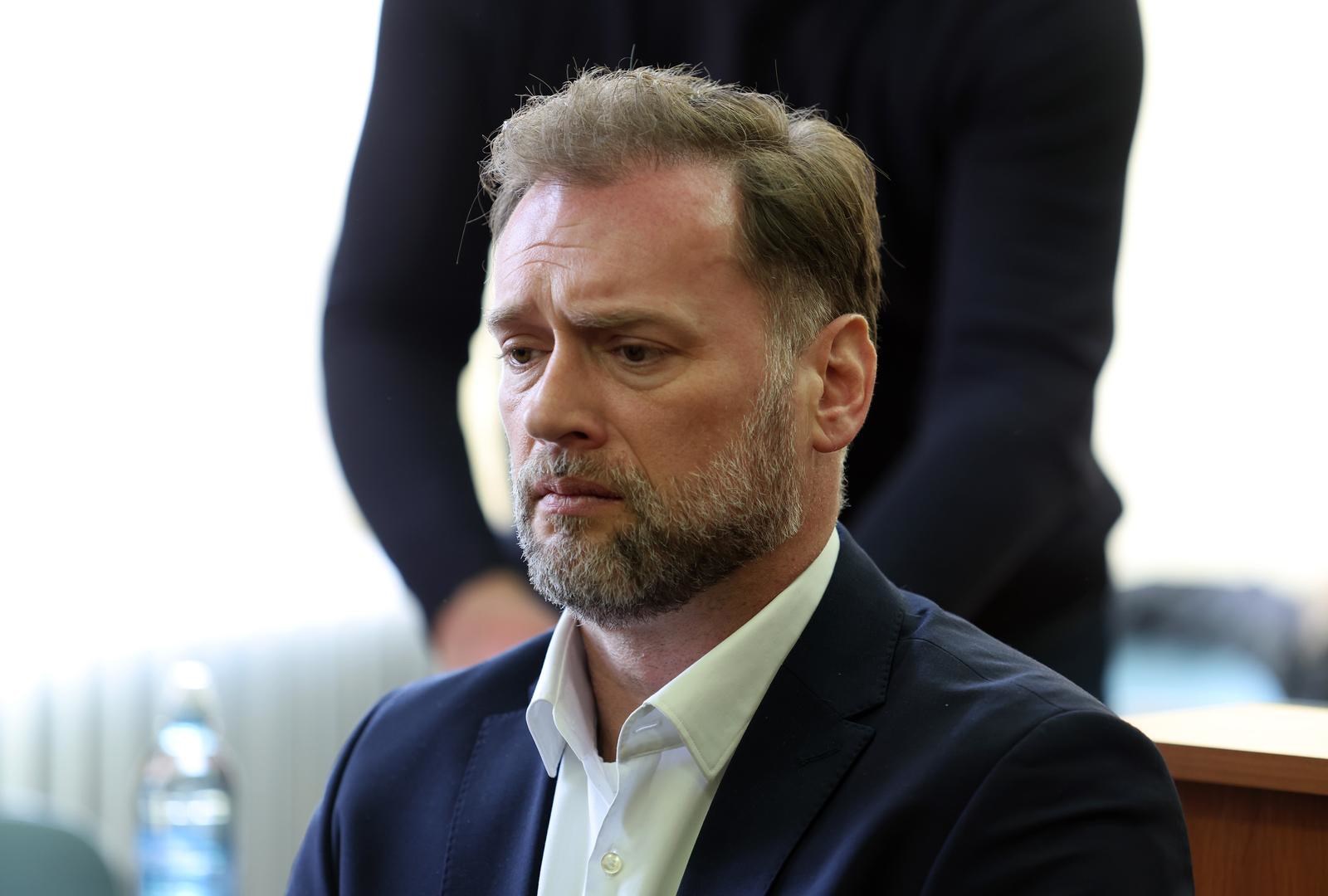 Prekinuto ročište Banožiću. Tražio je izuzeće tužitelja, kazneno prijavio svjedoke