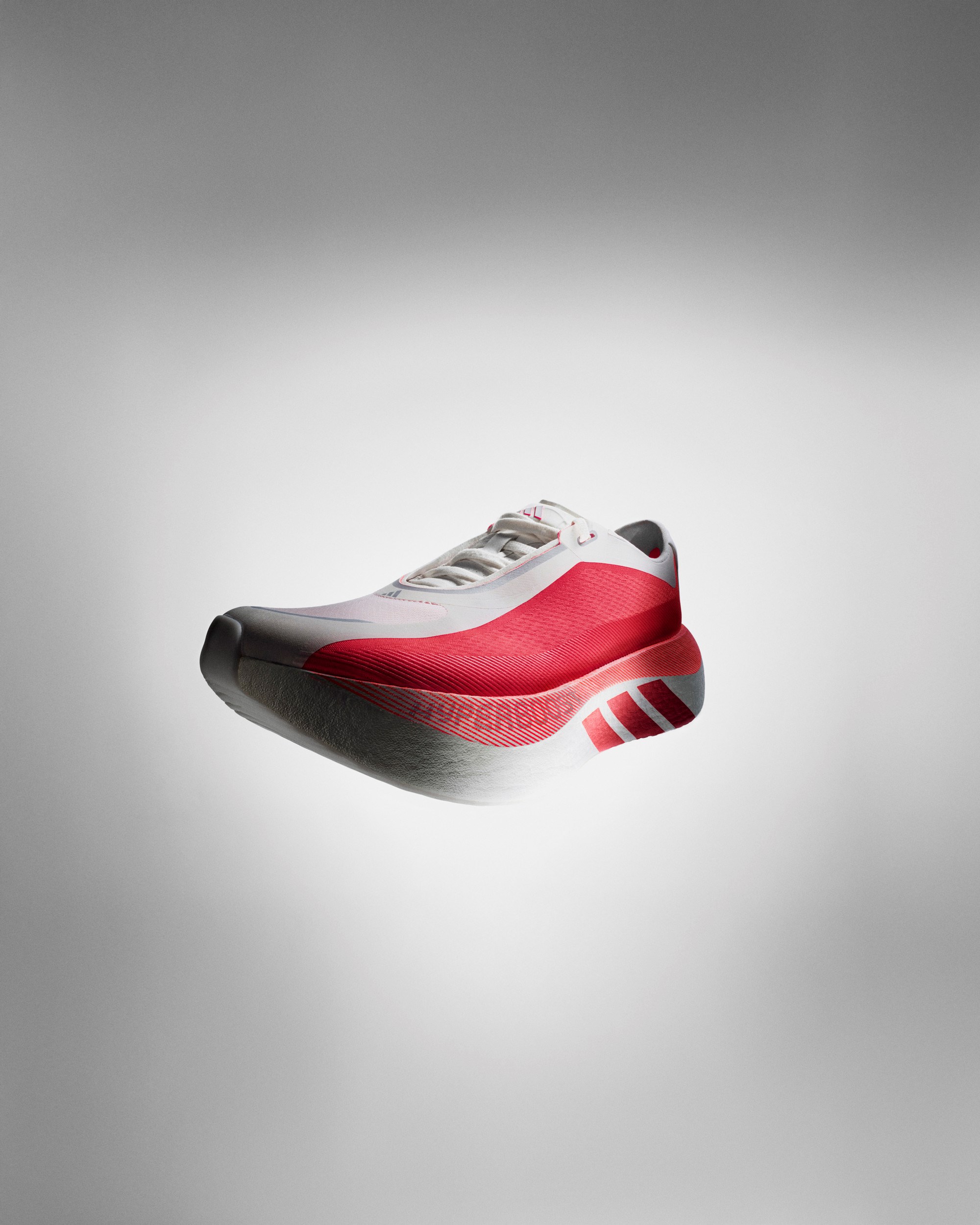 Adidas predstavio nove tenisice za trčanje. Teške su 255 grama