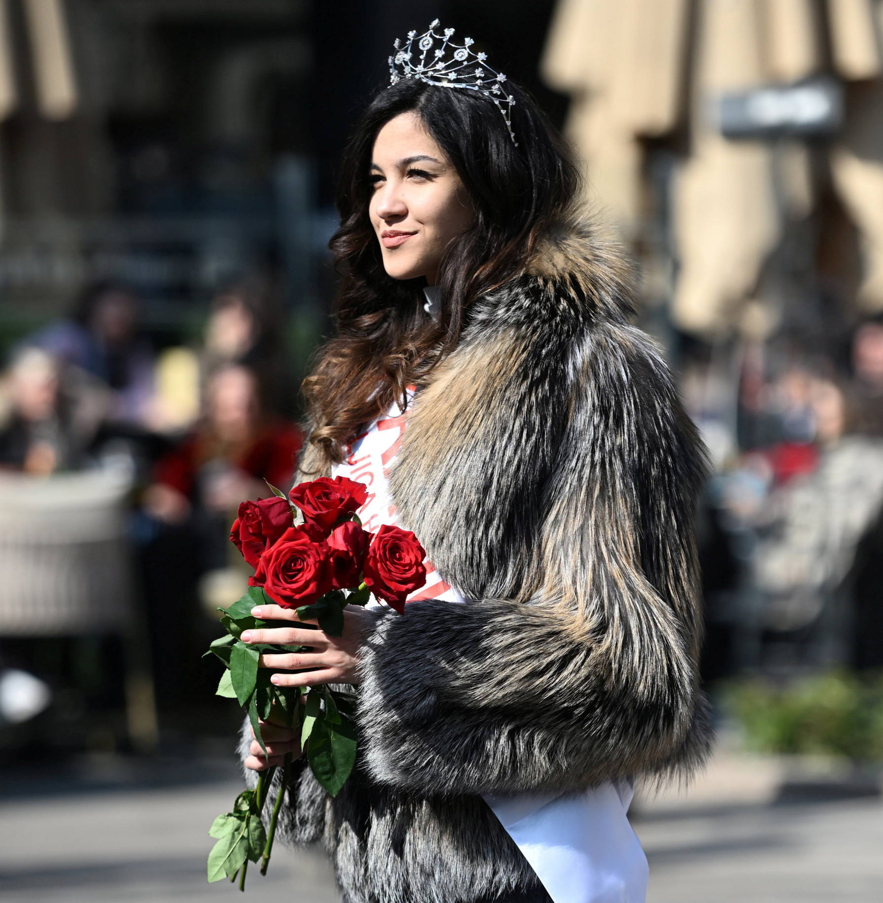 Kraljica Hrvatske (i kći Gorana Višnjića) dijelila ruže ženama po Zagrebu