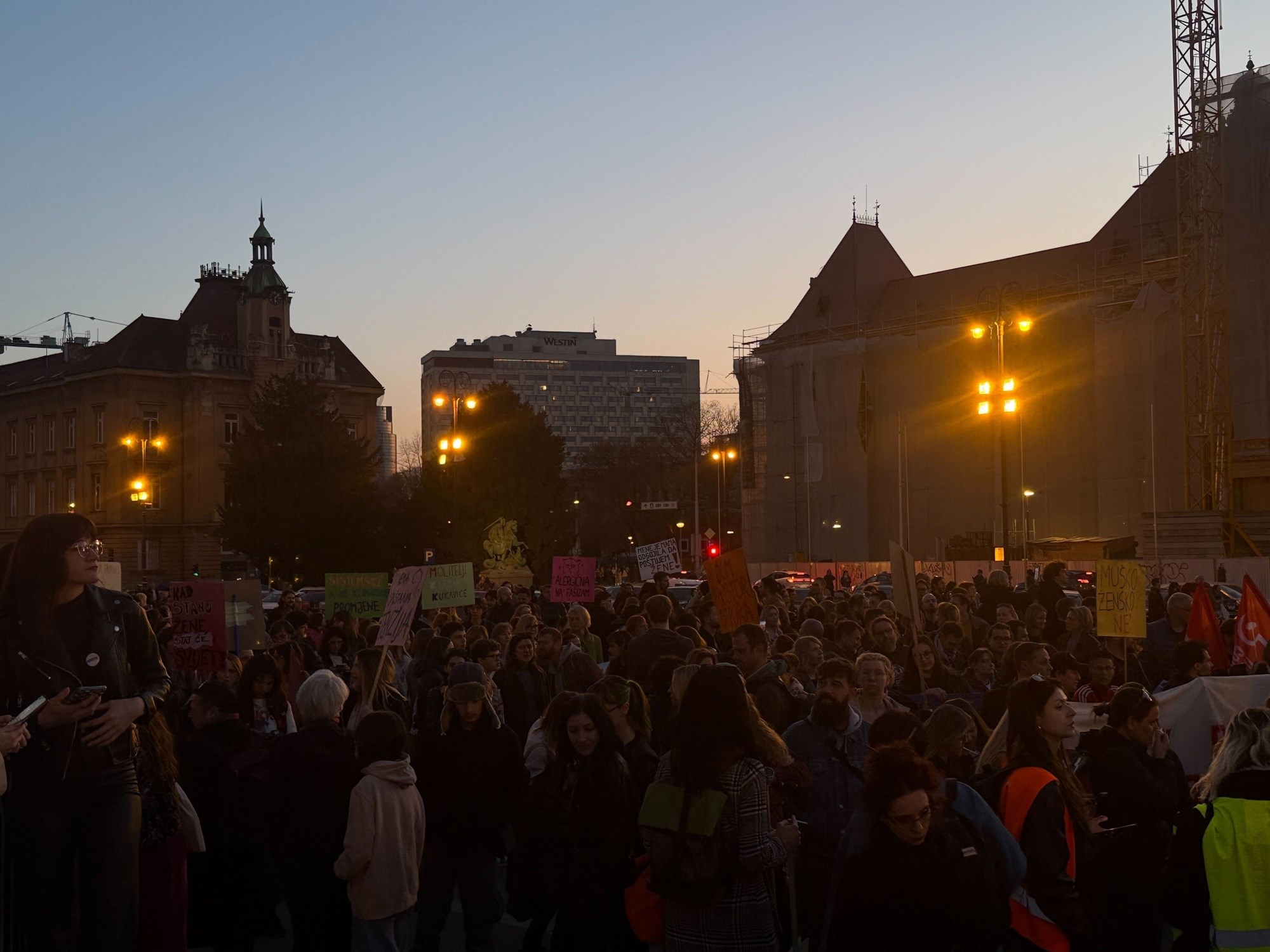 VIDEO I FOTO Koliko još žena mora živjeti u strahu? Tisuće žena marširalo Zagrebom