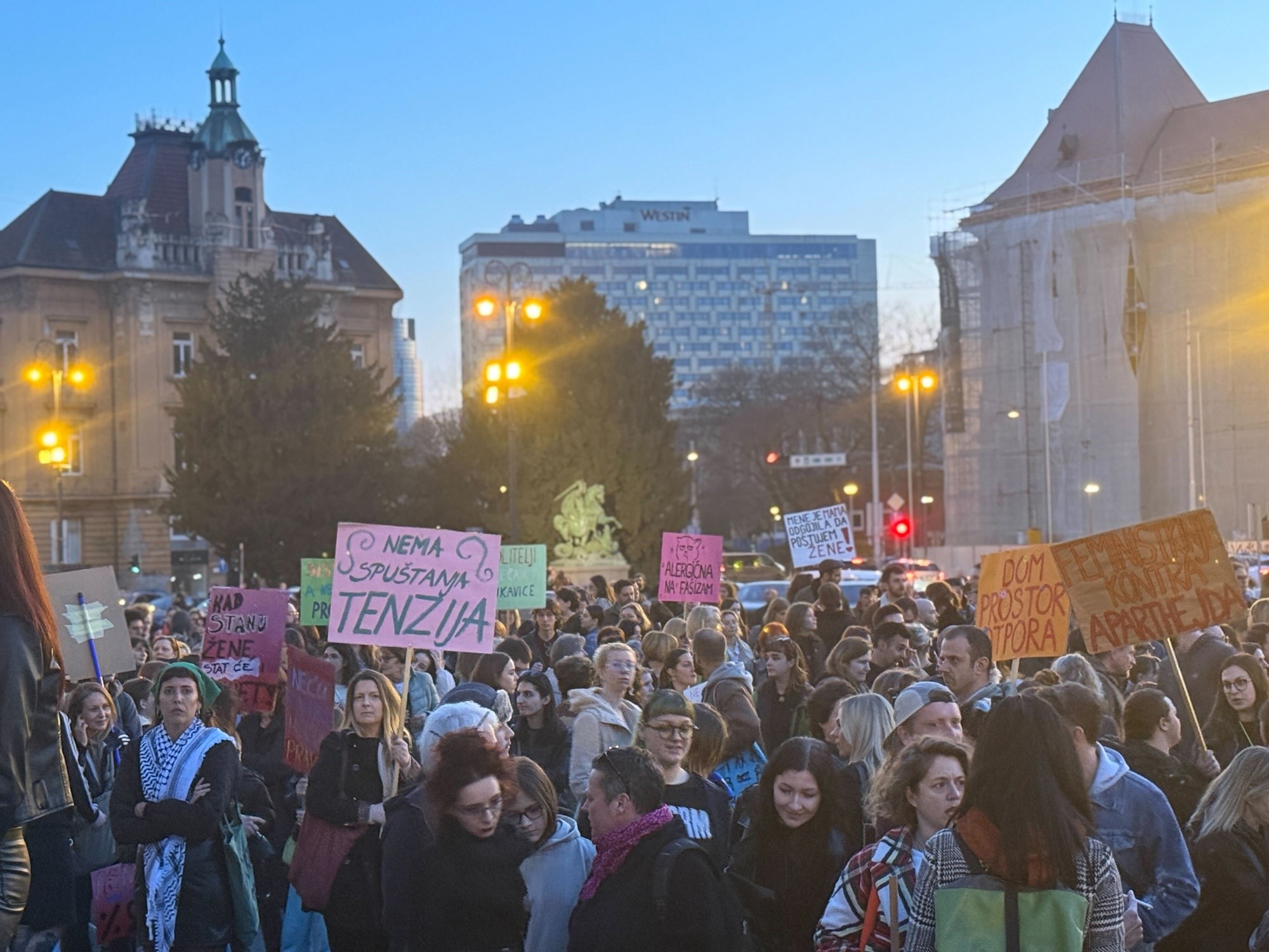 VIDEO I FOTO Koliko još žena mora živjeti u strahu? Tisuće žena marširalo Zagrebom