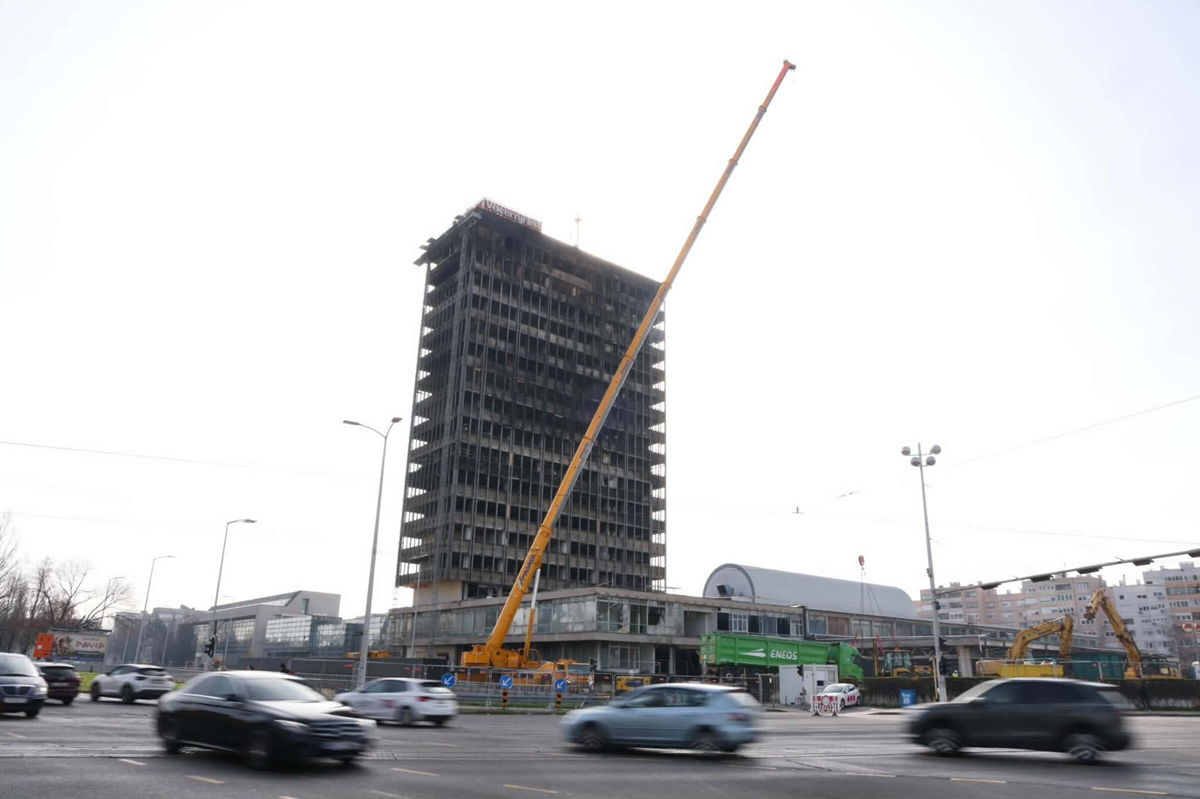 FOTO I VIDEO Pogledajte kako napreduju pripreme za rušenje Vjesnika