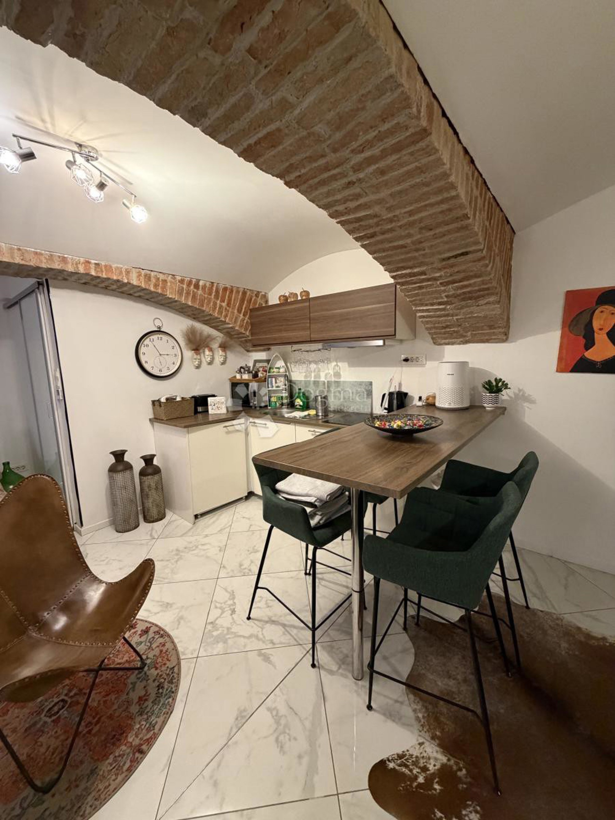 Na atraktivnoj lokaciji u Zagrebu prodaje se nekretnina. Pogledajte fotke