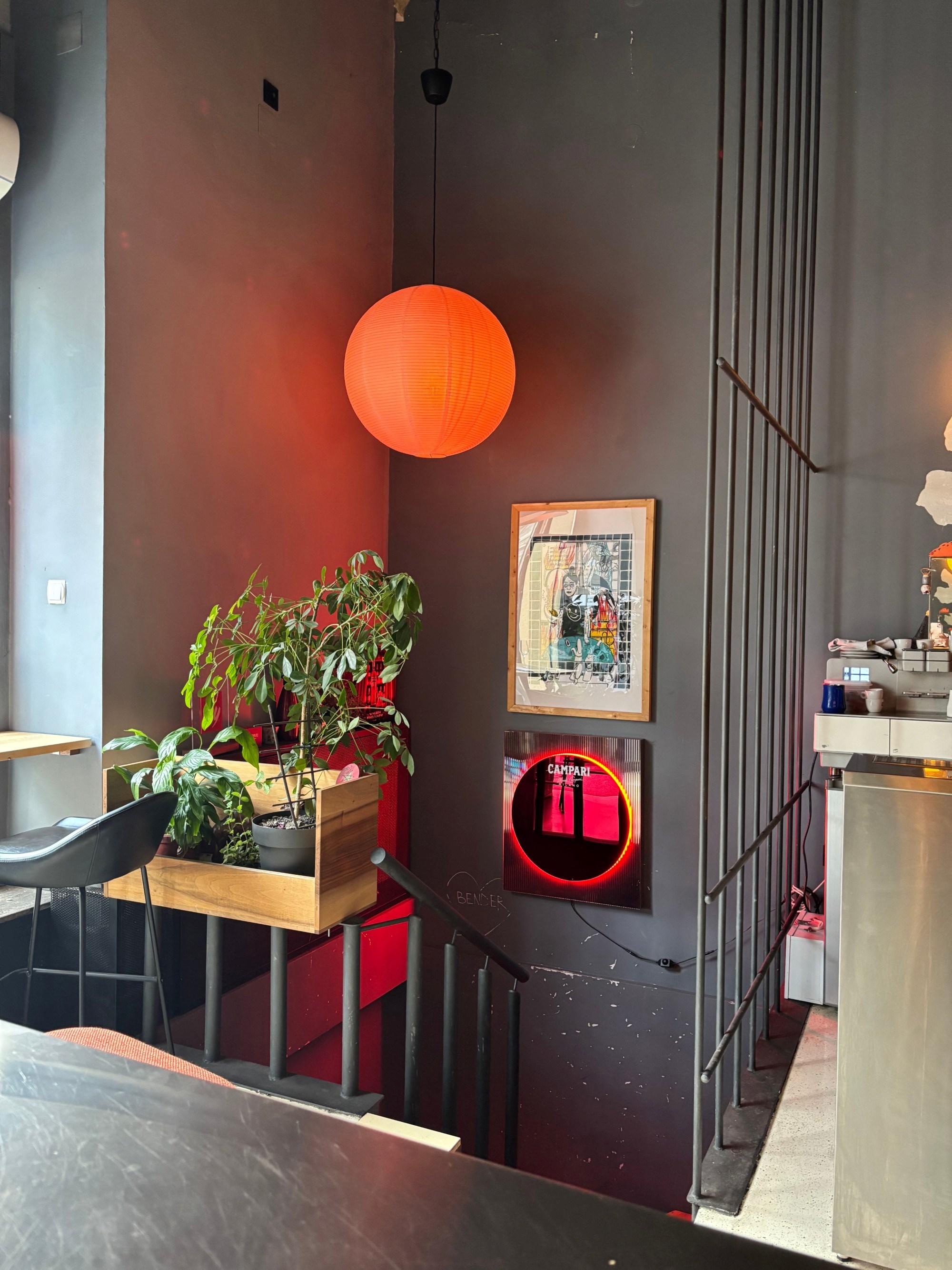 Tamo se možete najesti, popiti i slušati gramofonske ploče. Bila sam u Tenderu