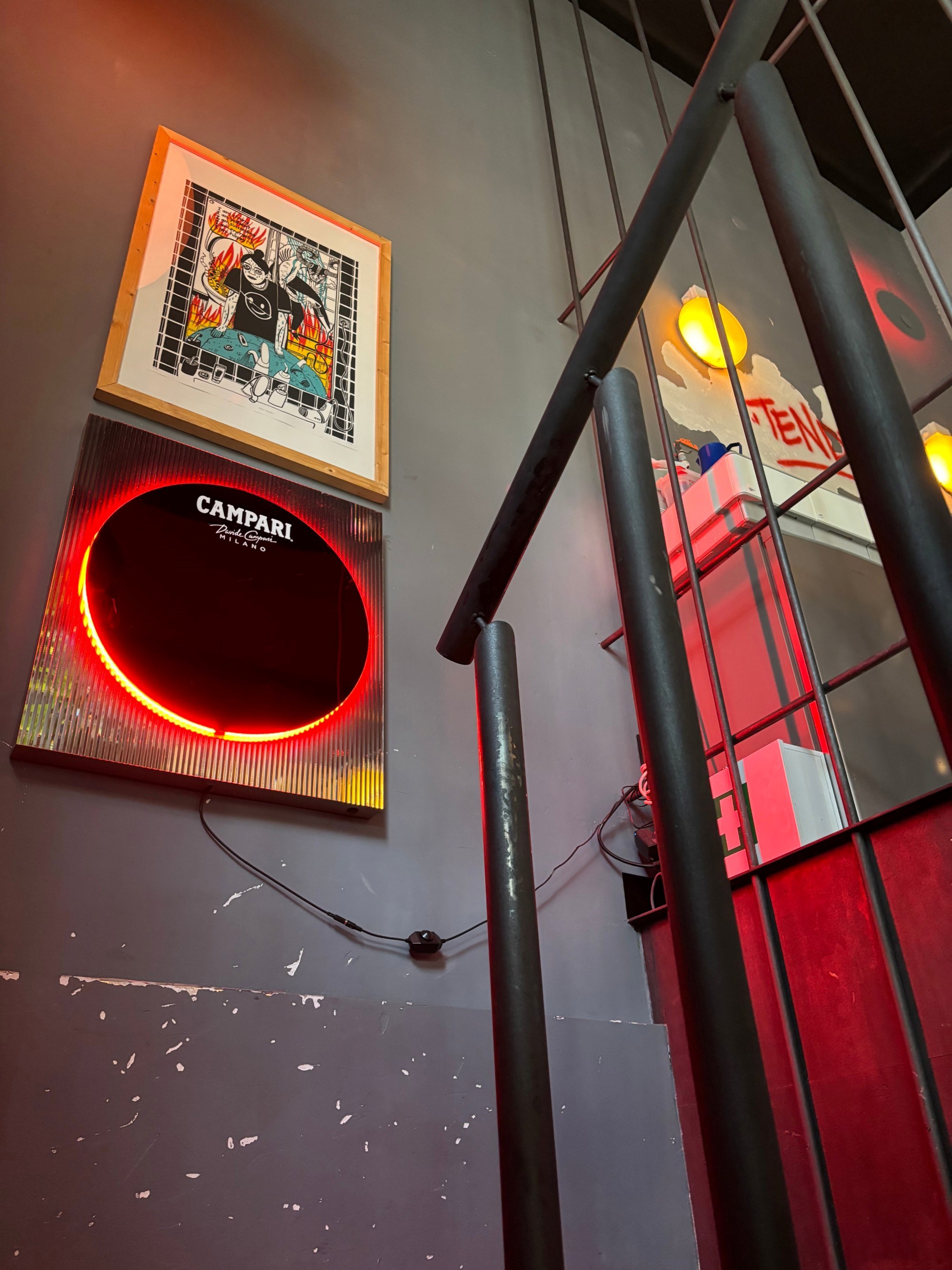 Tamo se možete najesti, popiti i slušati gramofonske ploče. Bila sam u Tenderu