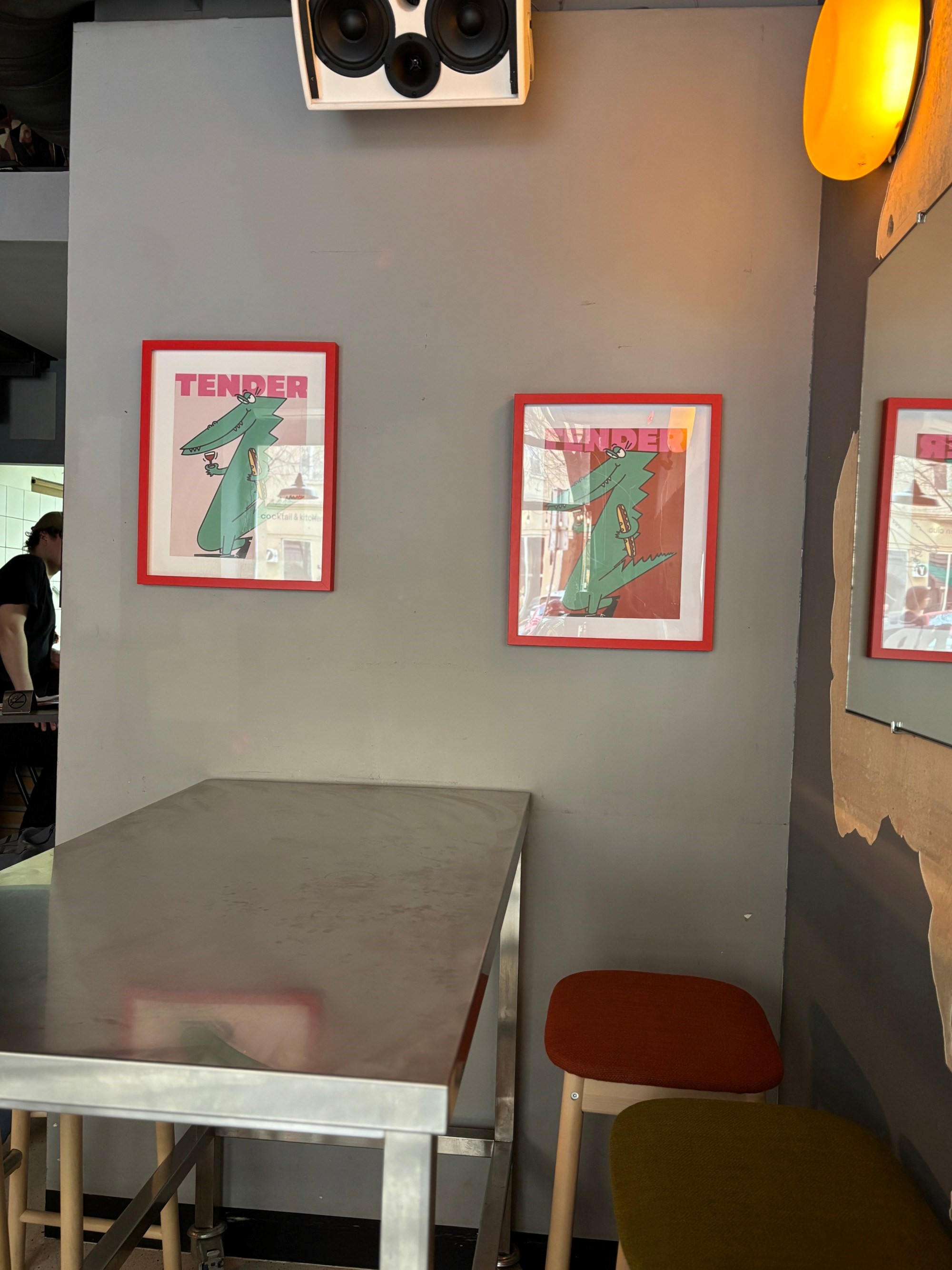 Tamo se možete najesti, popiti i slušati gramofonske ploče. Bila sam u Tenderu