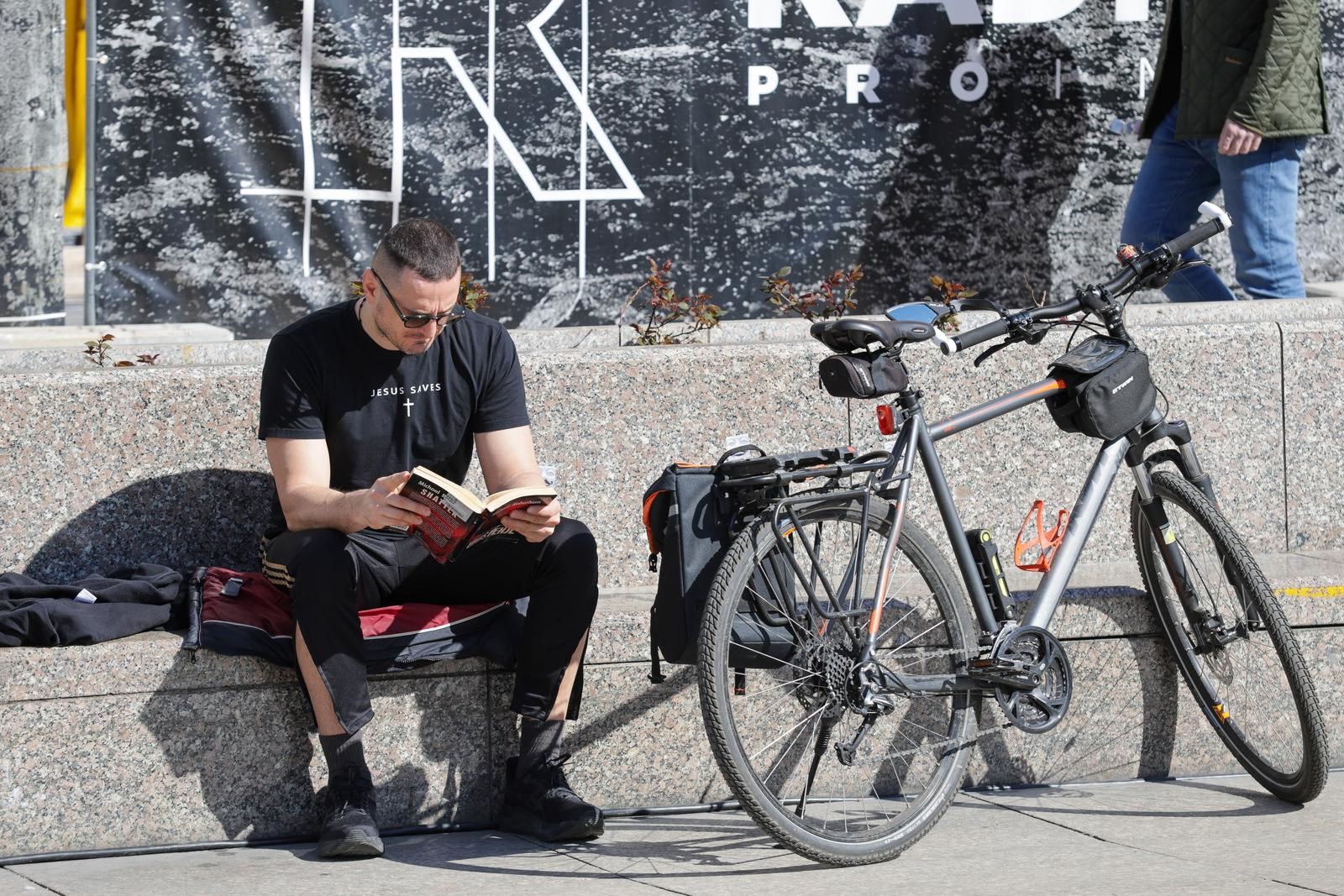 FOTO Pogledajte gužvu u Zagrebu, svi su iskoristili toplu i sunčanu subotu 🌞