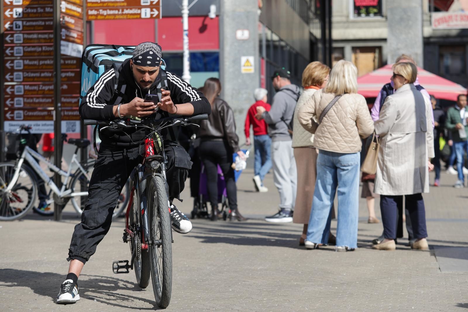 FOTO Pogledajte gužvu u Zagrebu, svi su iskoristili toplu i sunčanu subotu 🌞