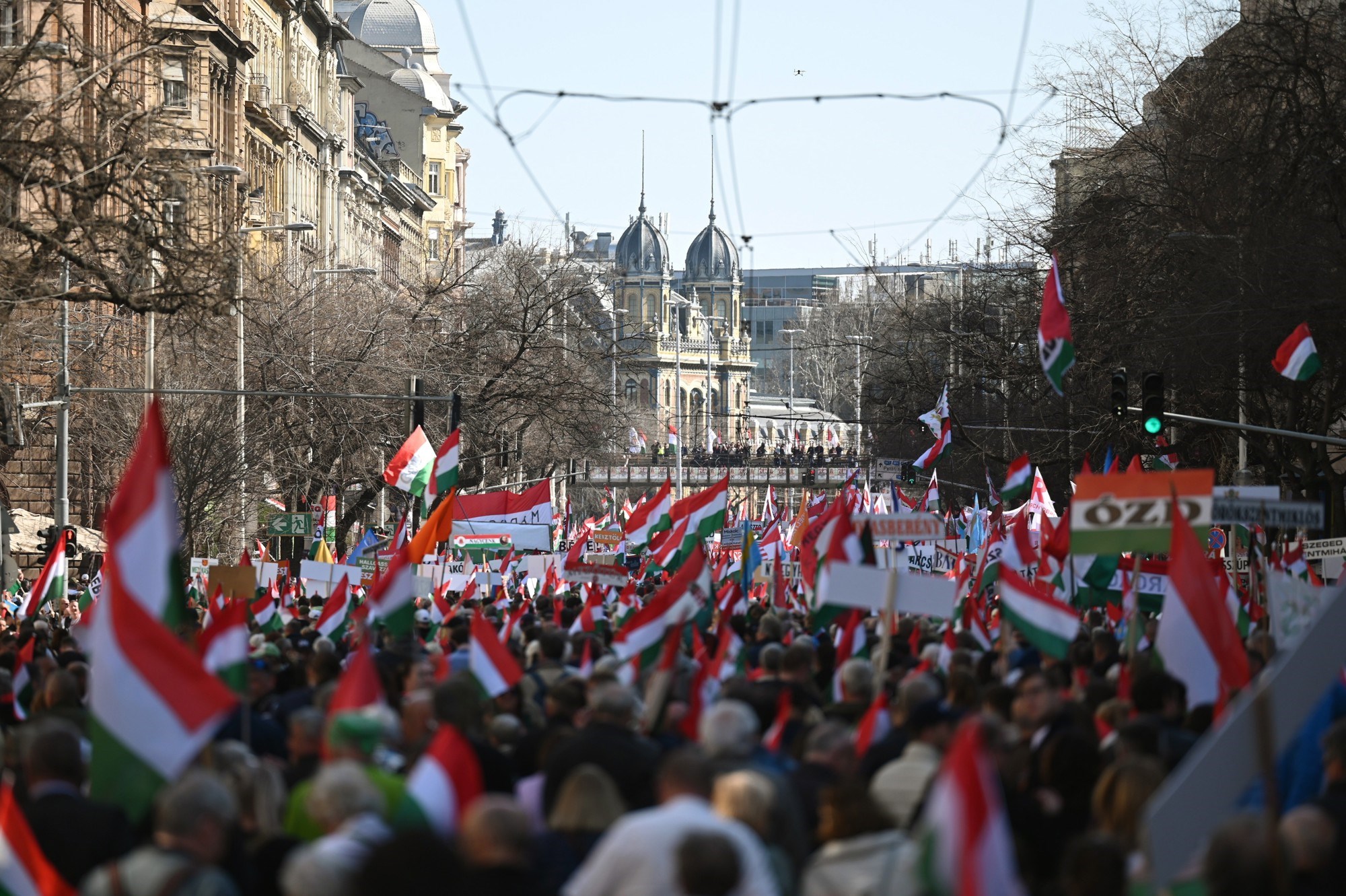 FOTO Dvije ogromne povorke u Mađarskoj. Jedna je za Orbana, druga protiv njega